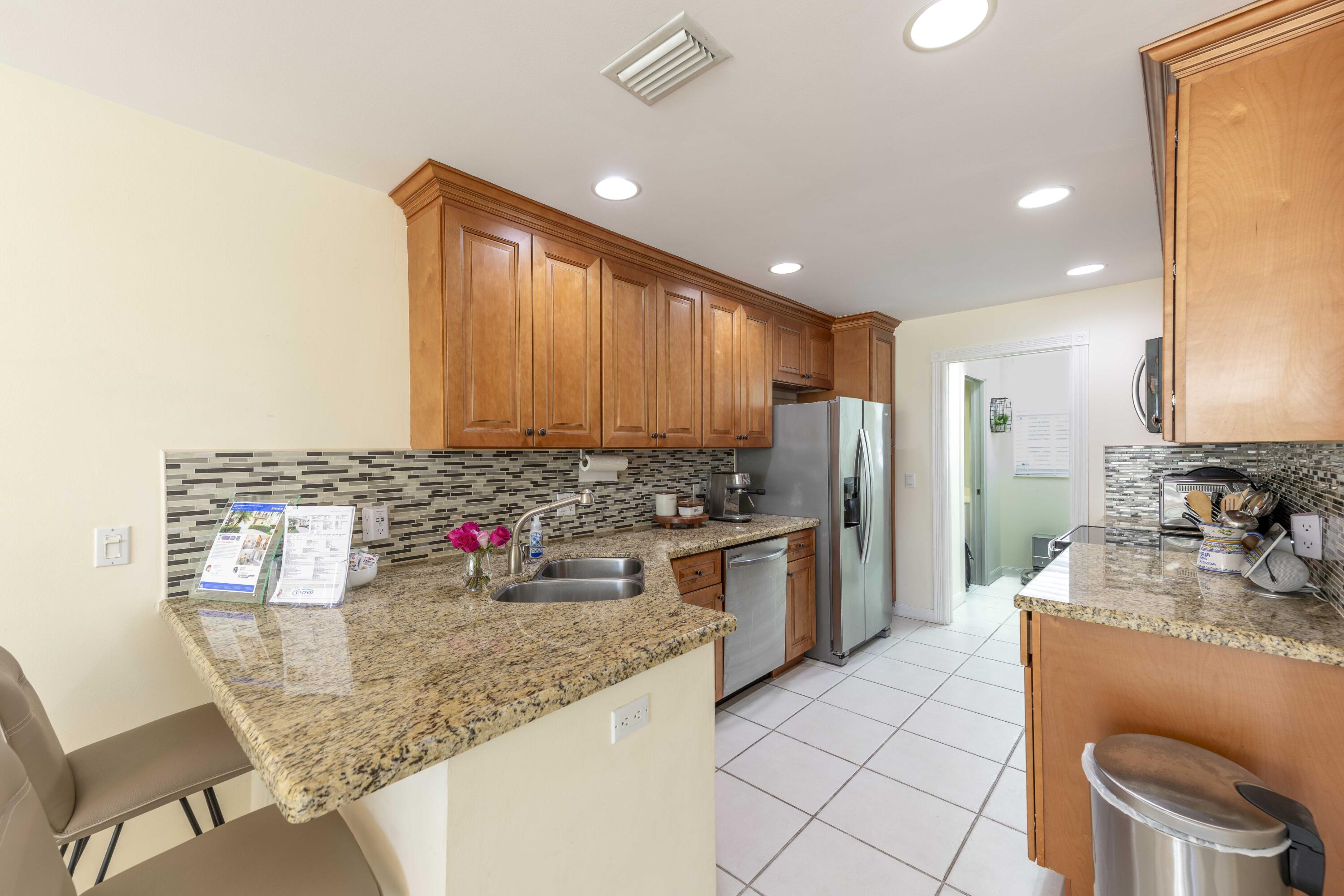 154 Santa Barbara, Palm Beach Gardens FL 33410