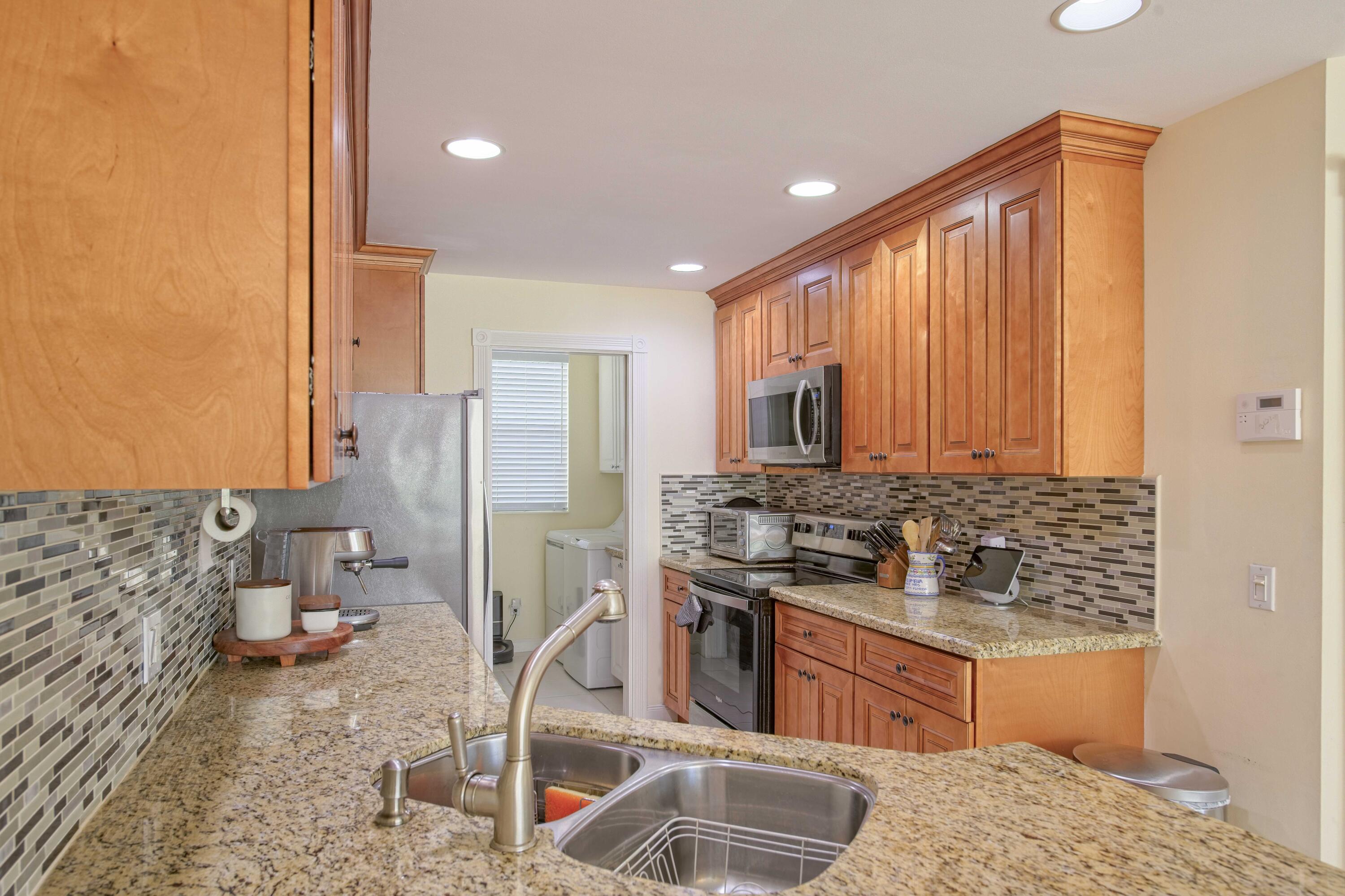 154 Santa Barbara, Palm Beach Gardens FL 33410