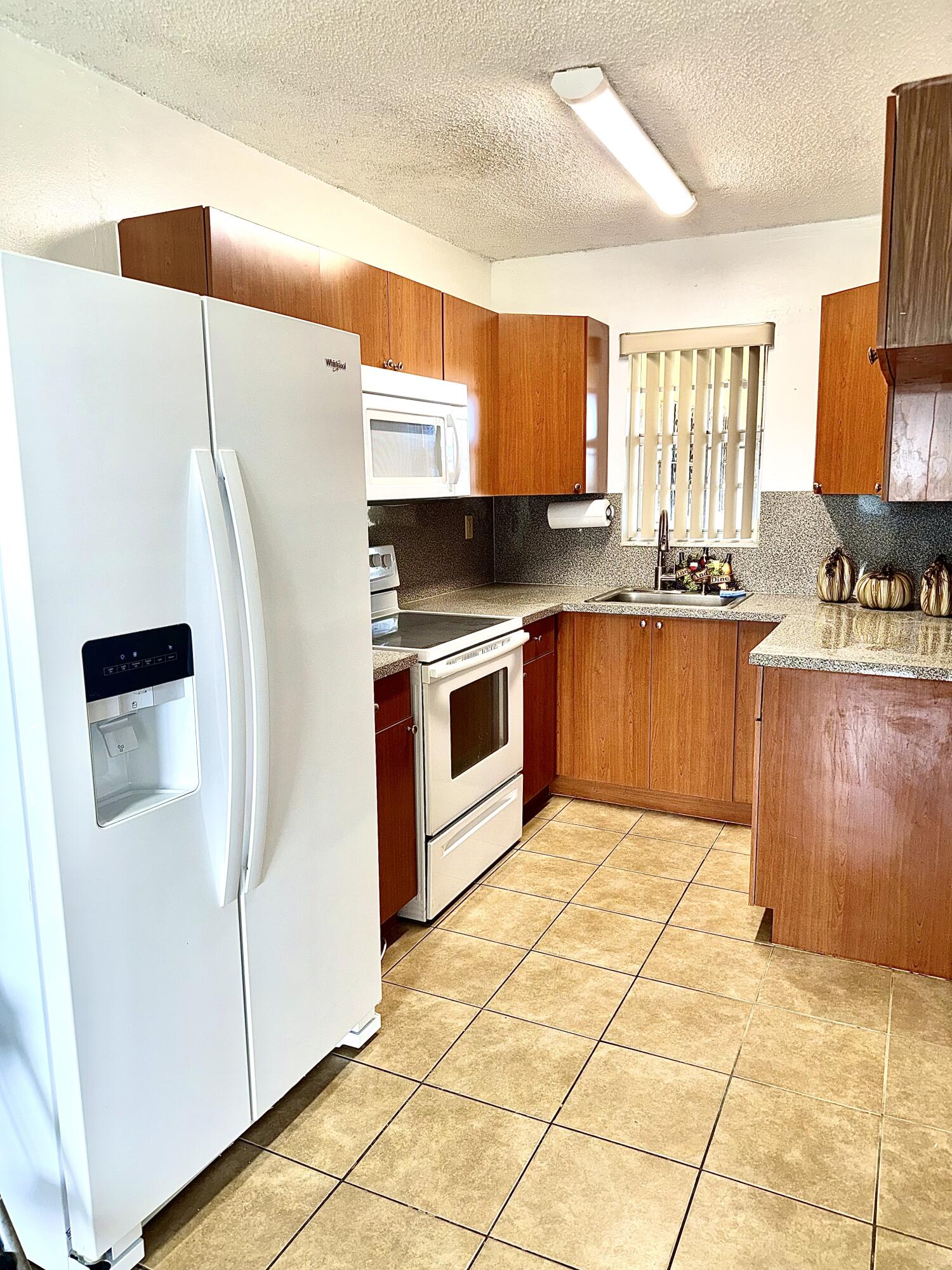 4050 NW 135th #22-1, Opa Locka FL 33054