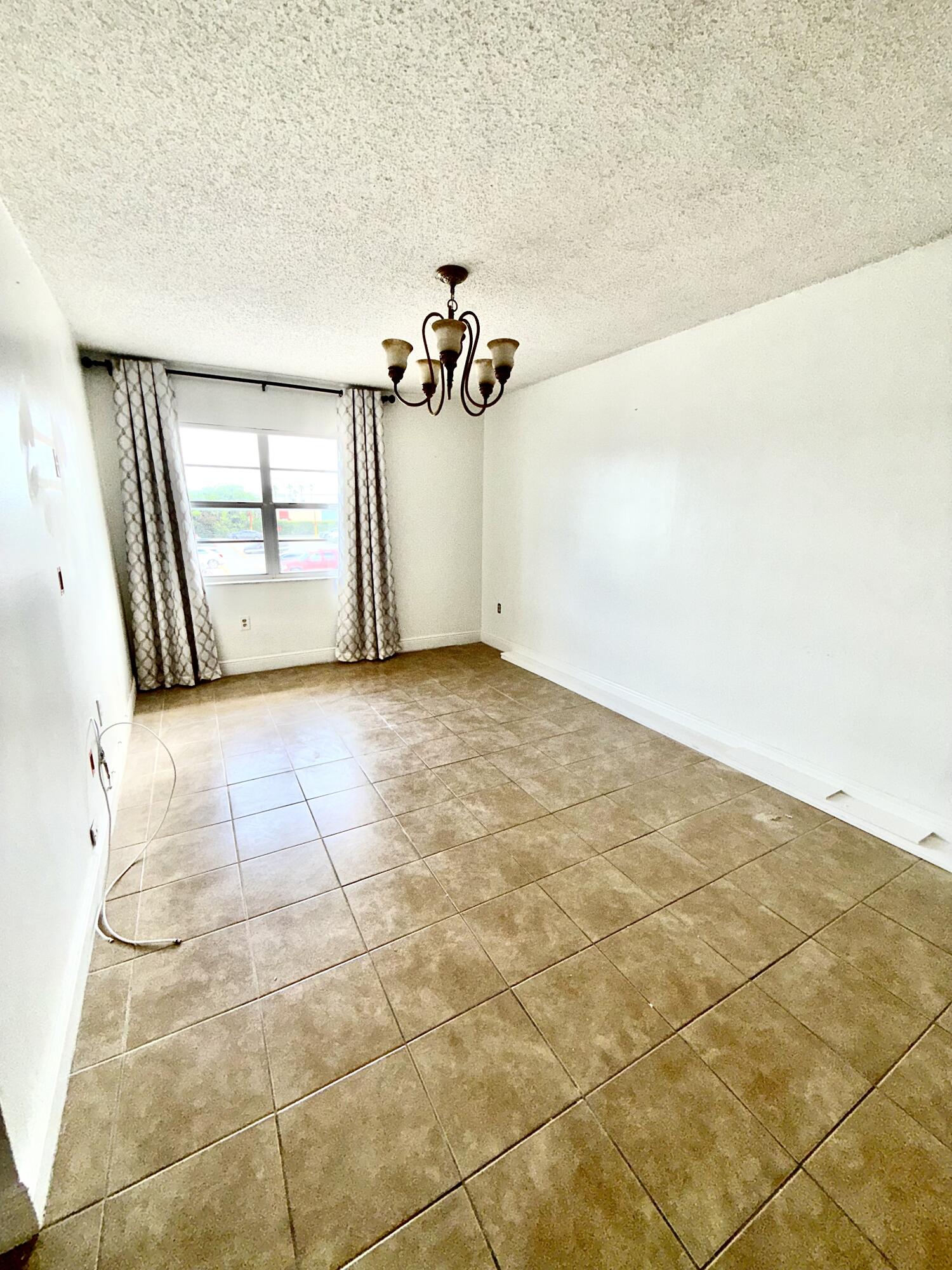 4050 NW 135th #22-1, Opa Locka FL 33054