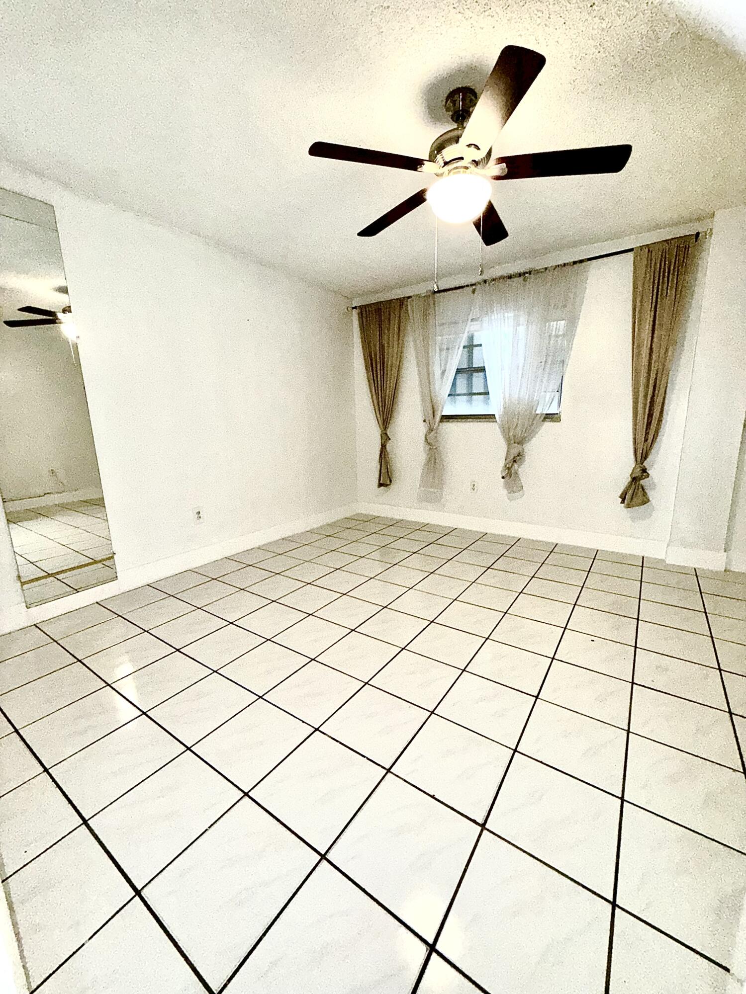 4050 NW 135th #22-1, Opa Locka FL 33054