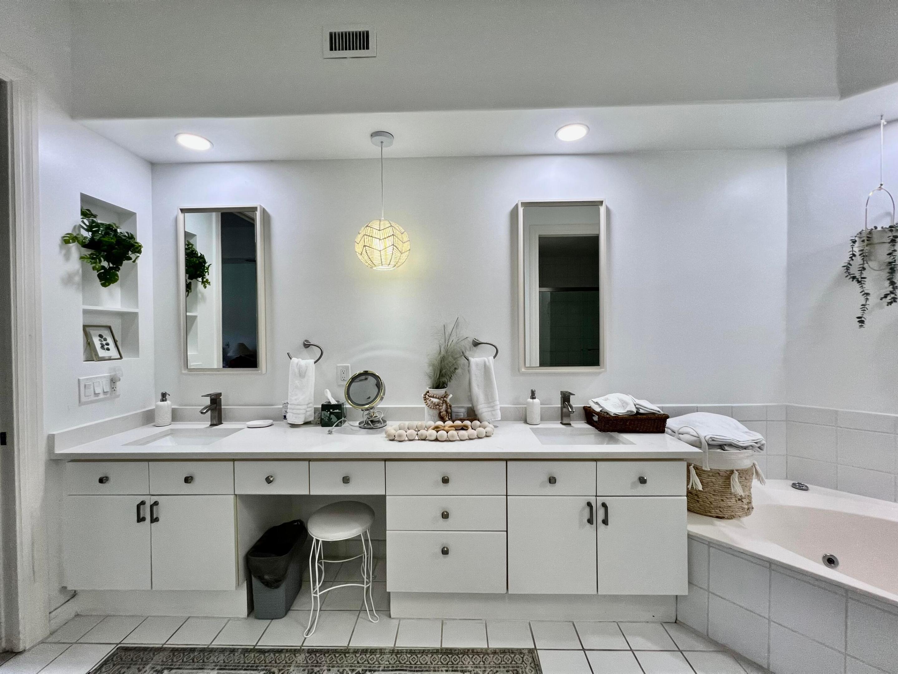 2431 NW 59th #404, Boca Raton FL 33496