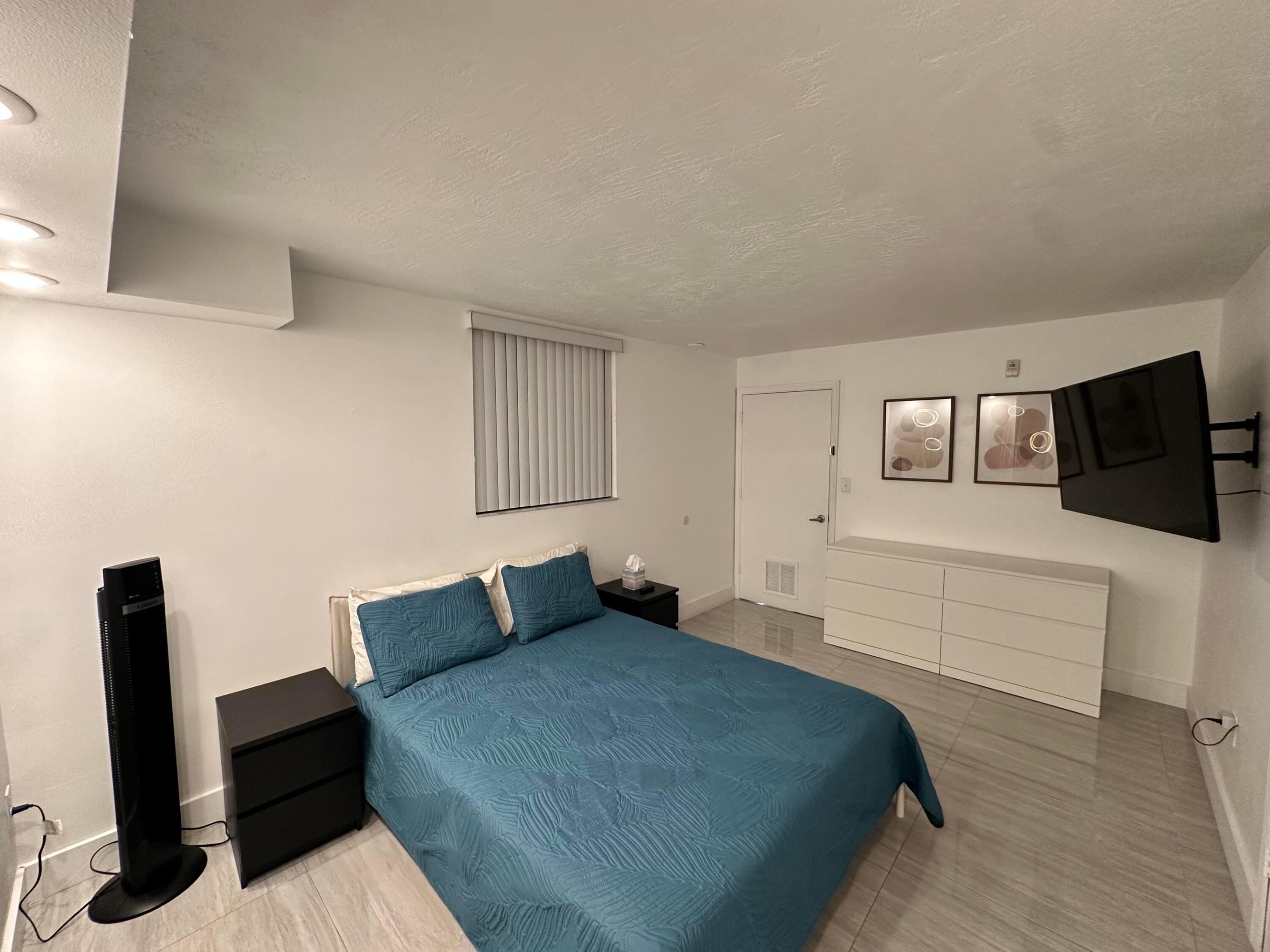 102 SW 6th #206, Miami FL 33130