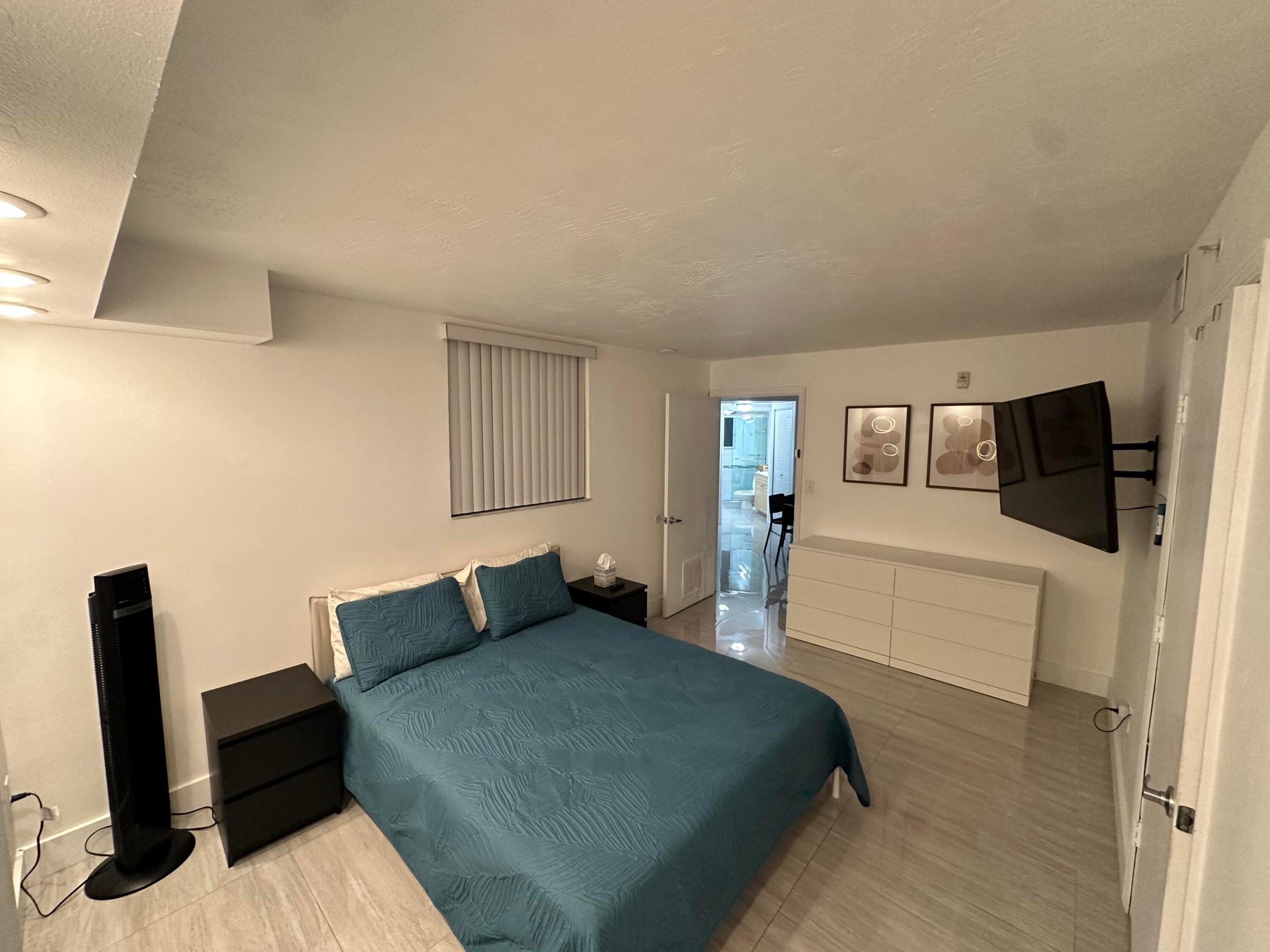 102 SW 6th #206, Miami FL 33130