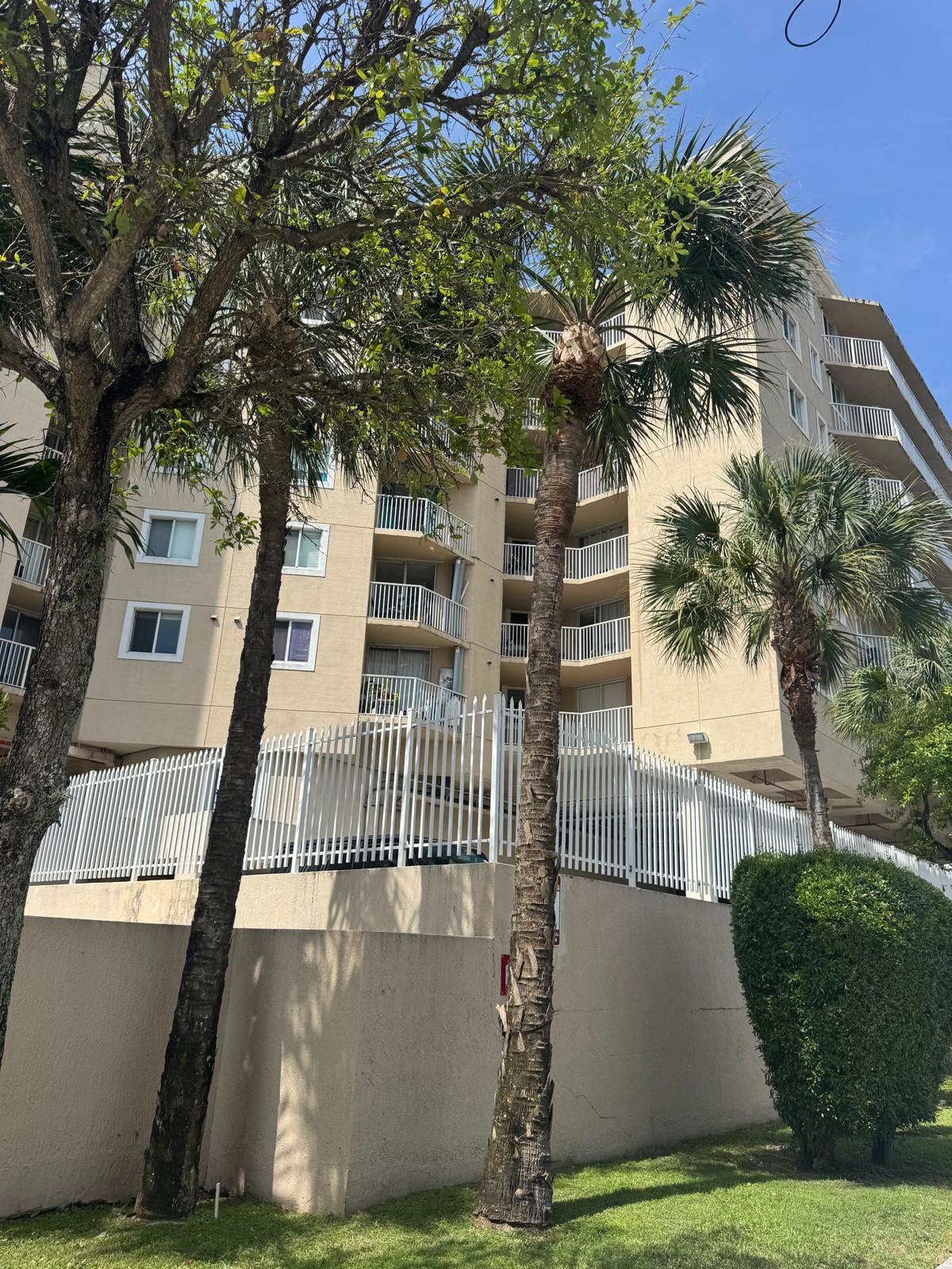102 SW 6th #206, Miami FL 33130