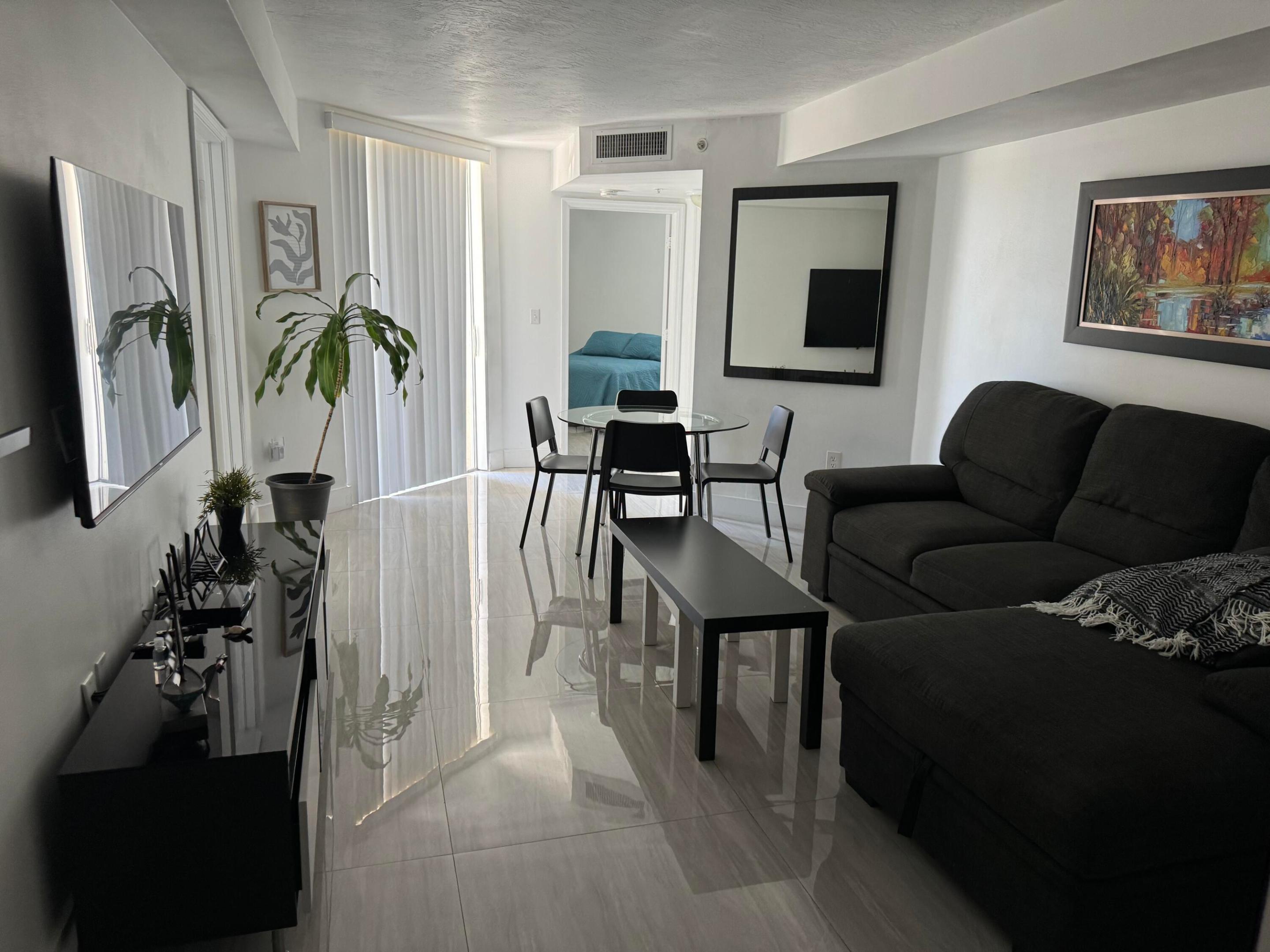 102 SW 6th #206, Miami FL 33130