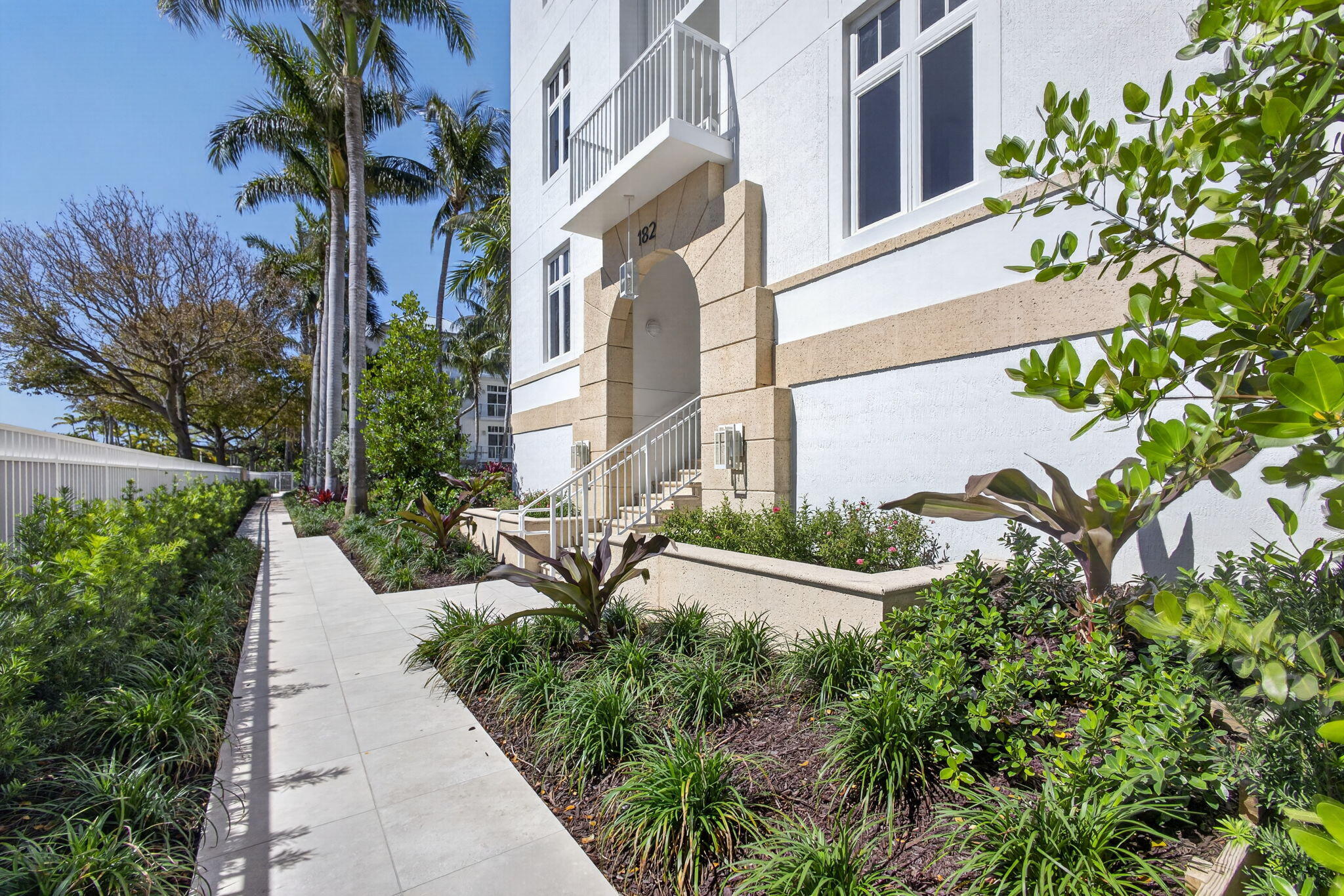 182 Lake #5-301, Palm Beach Shores FL 33404