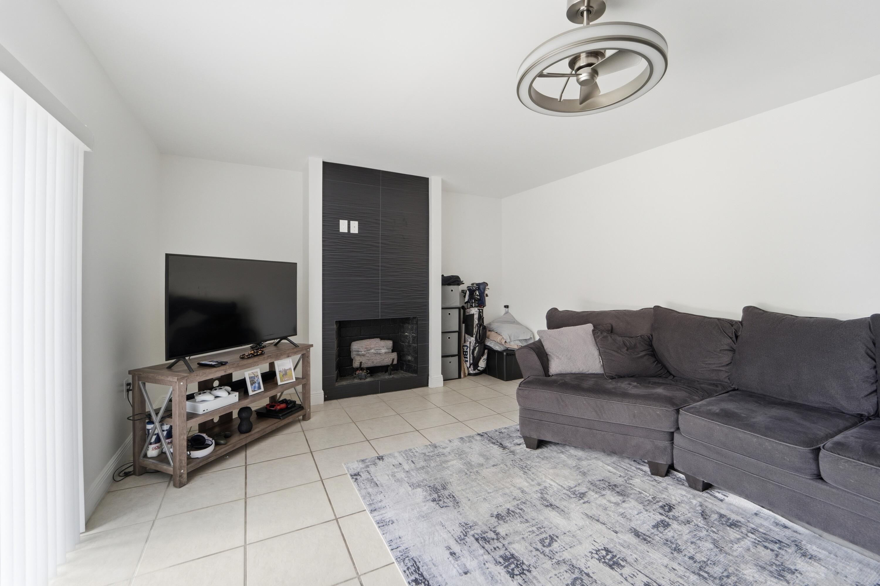 317 3rd, Palm Beach Gardens FL 33410