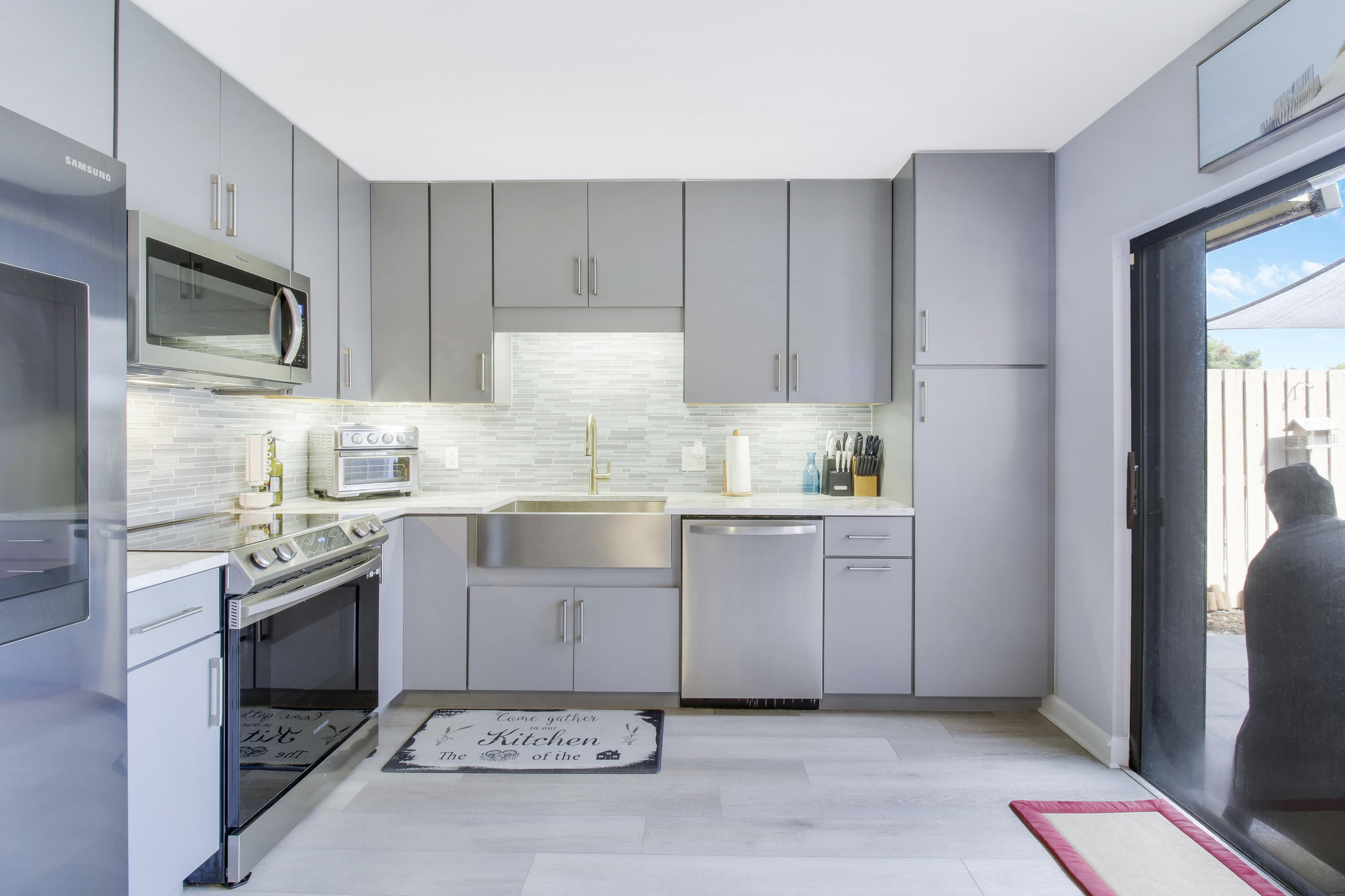 912 9th, Palm Beach Gardens FL 33410