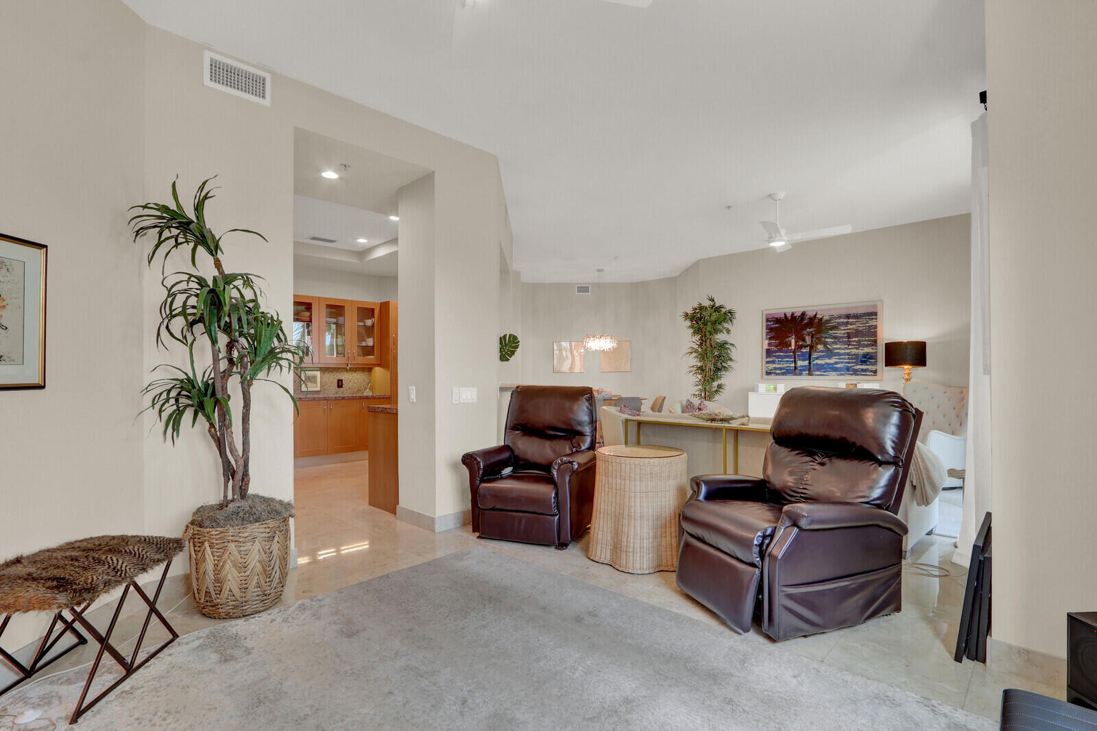 3610 Gardens #202a, Palm Beach Gardens FL 33410
