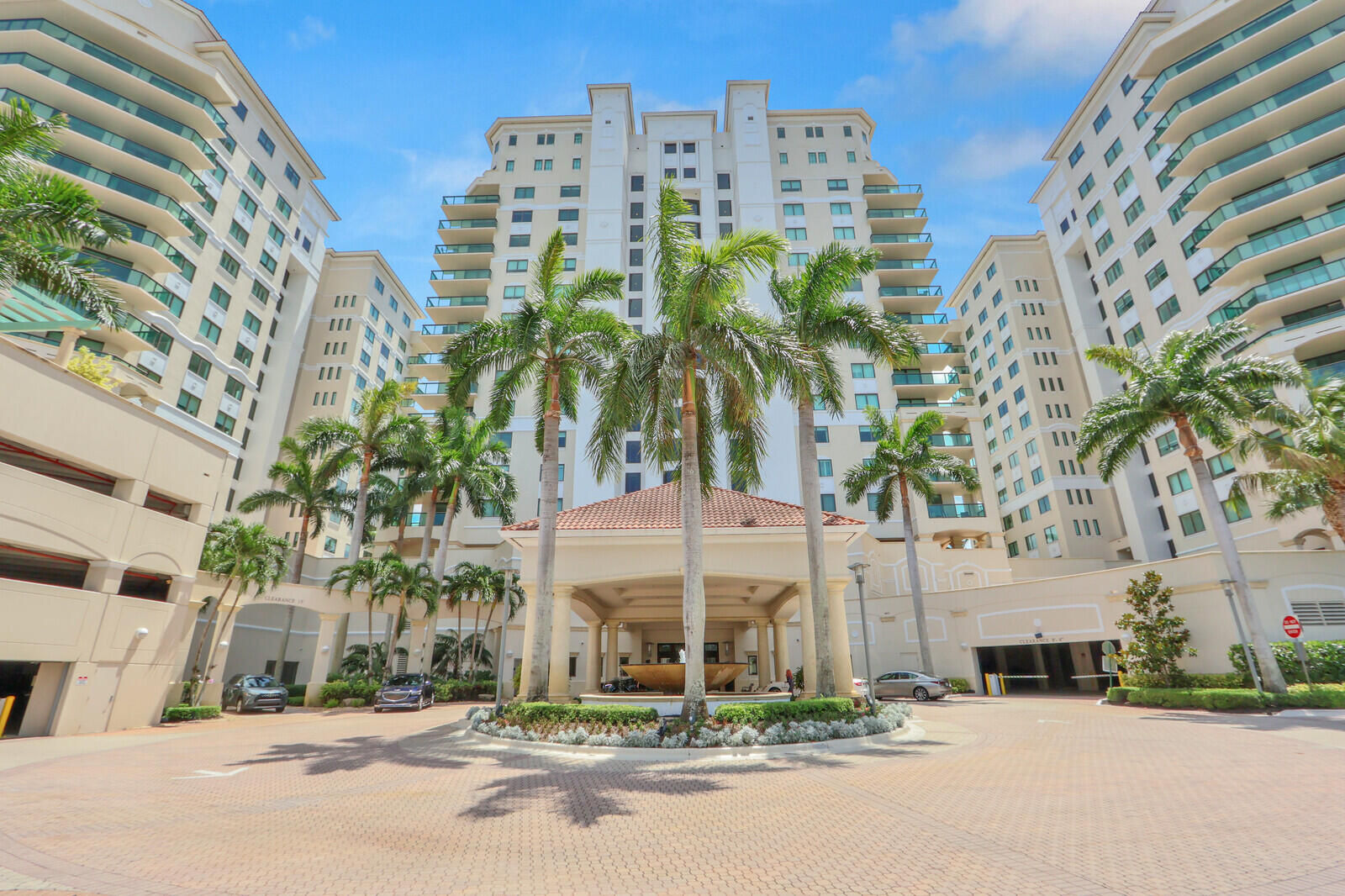 3610 Gardens #202a, Palm Beach Gardens FL 33410