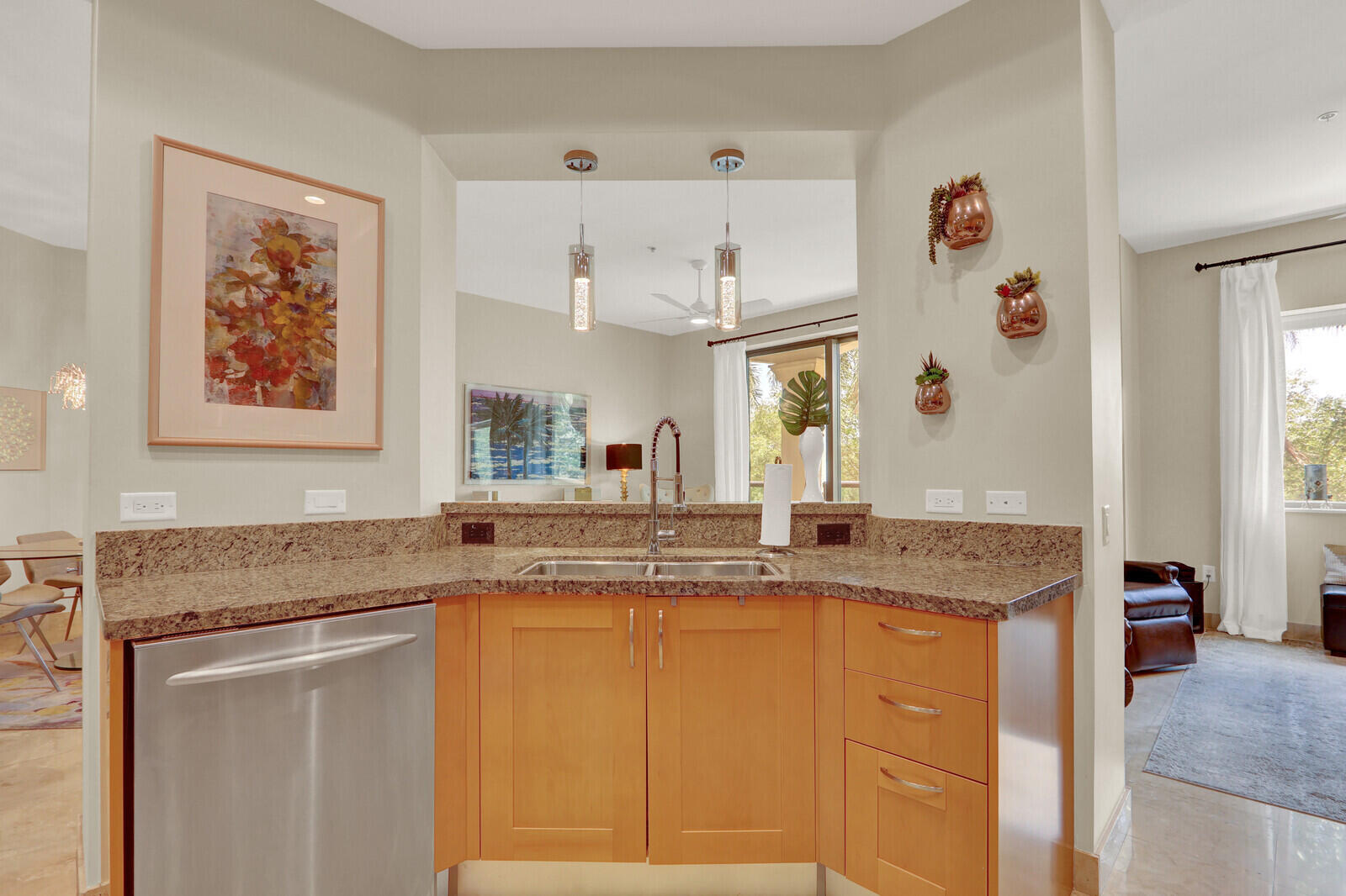 3610 Gardens #202a, Palm Beach Gardens FL 33410