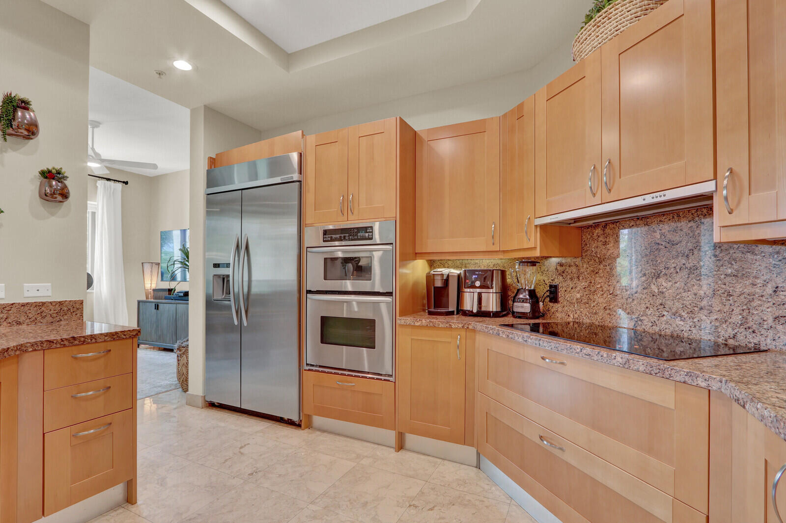 3610 Gardens #202a, Palm Beach Gardens FL 33410