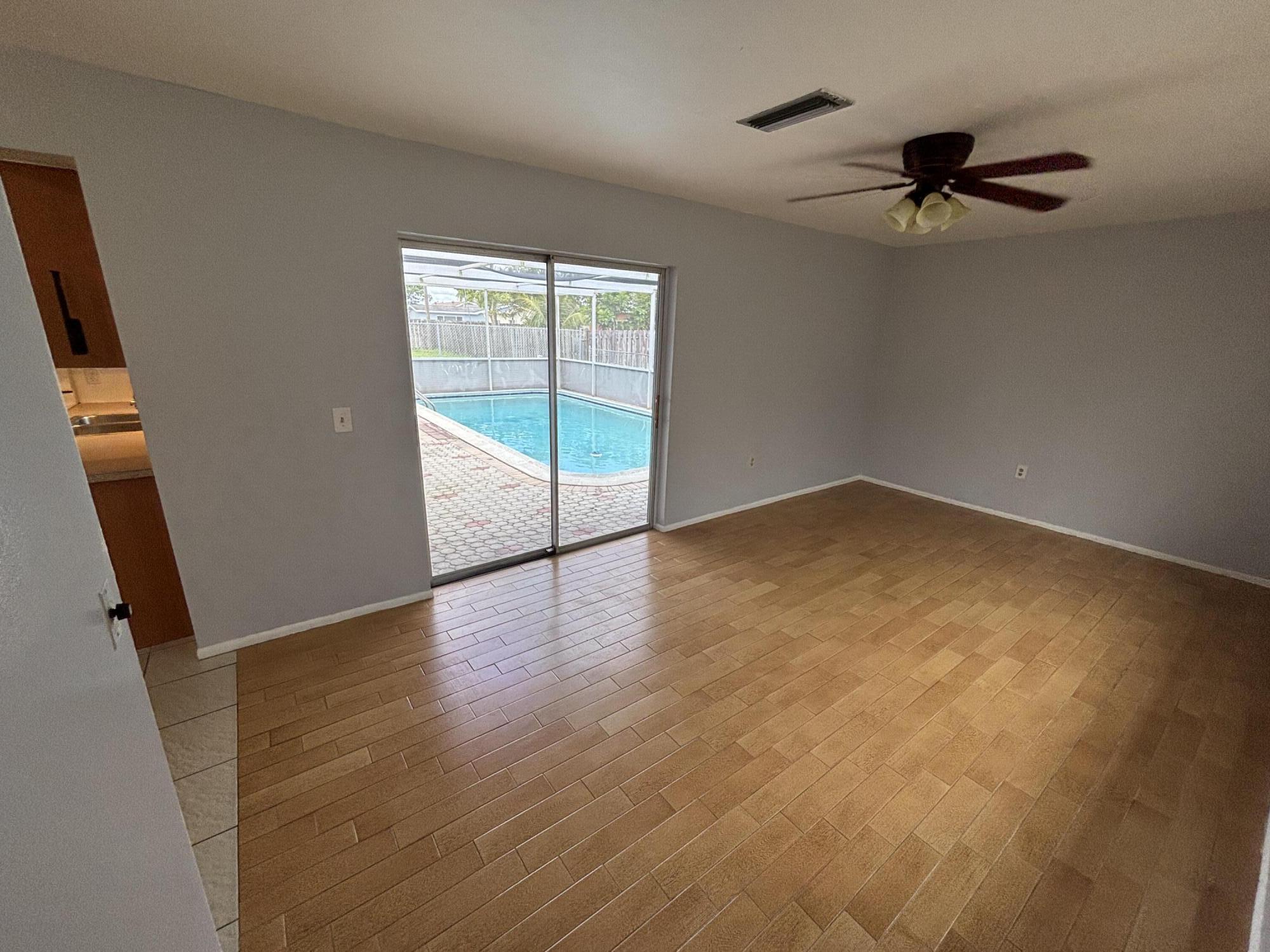 11421 NW 39th, Sunrise FL 33323
