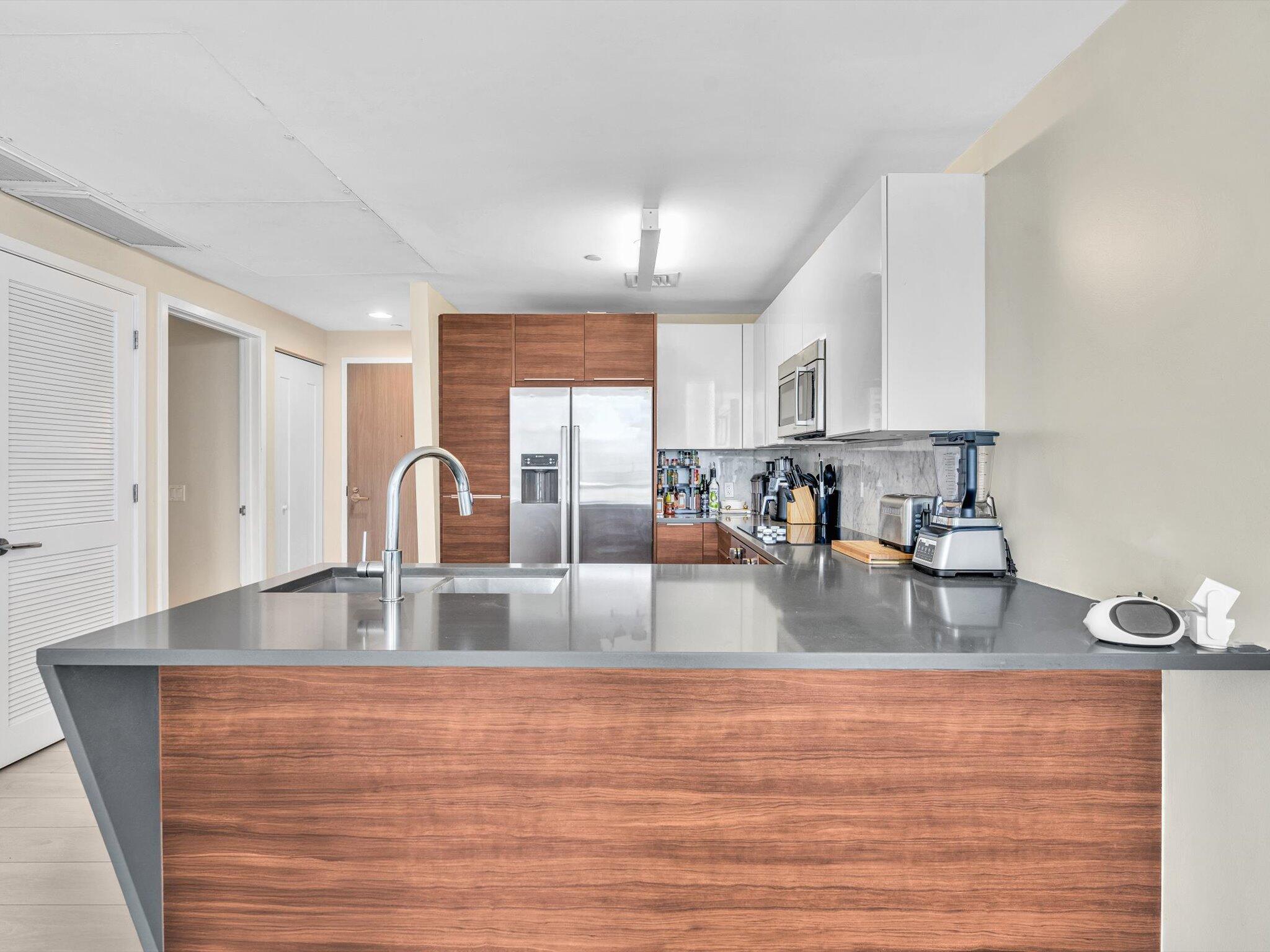 601 NE 27th #1208, Miami FL 33137