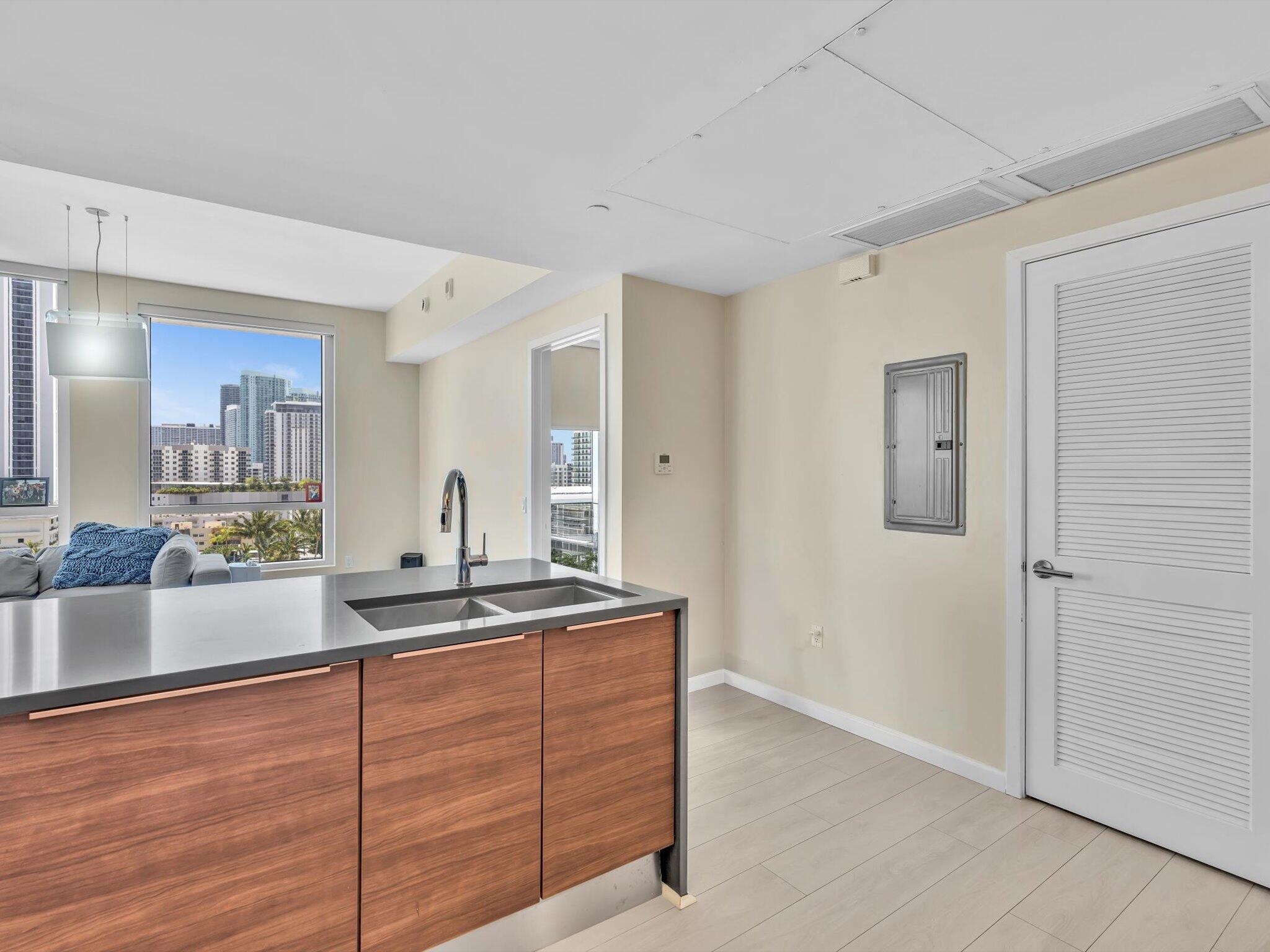 601 NE 27th #1208, Miami FL 33137