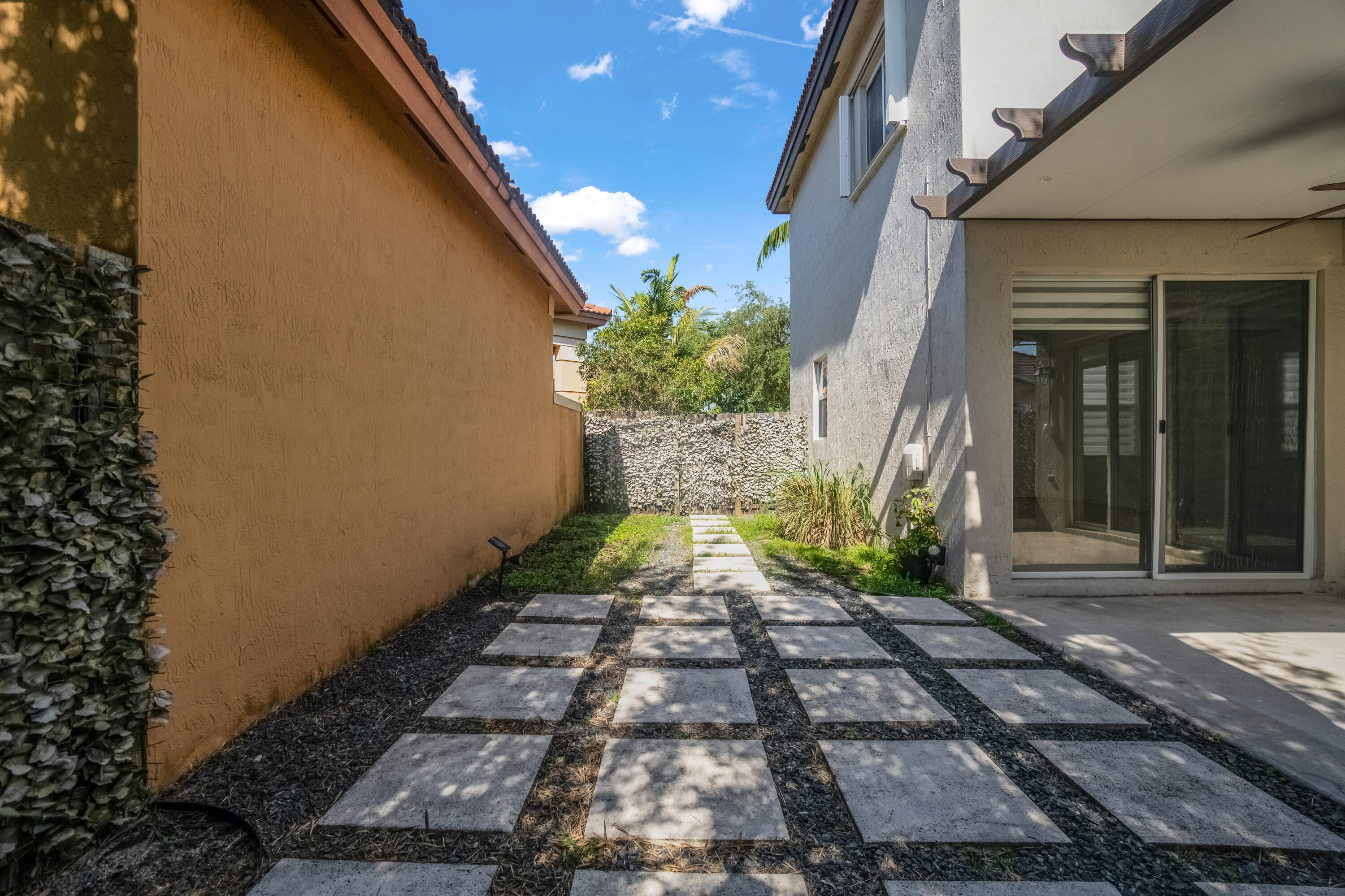 9002 SW 214th, Cutler Bay FL 33189
