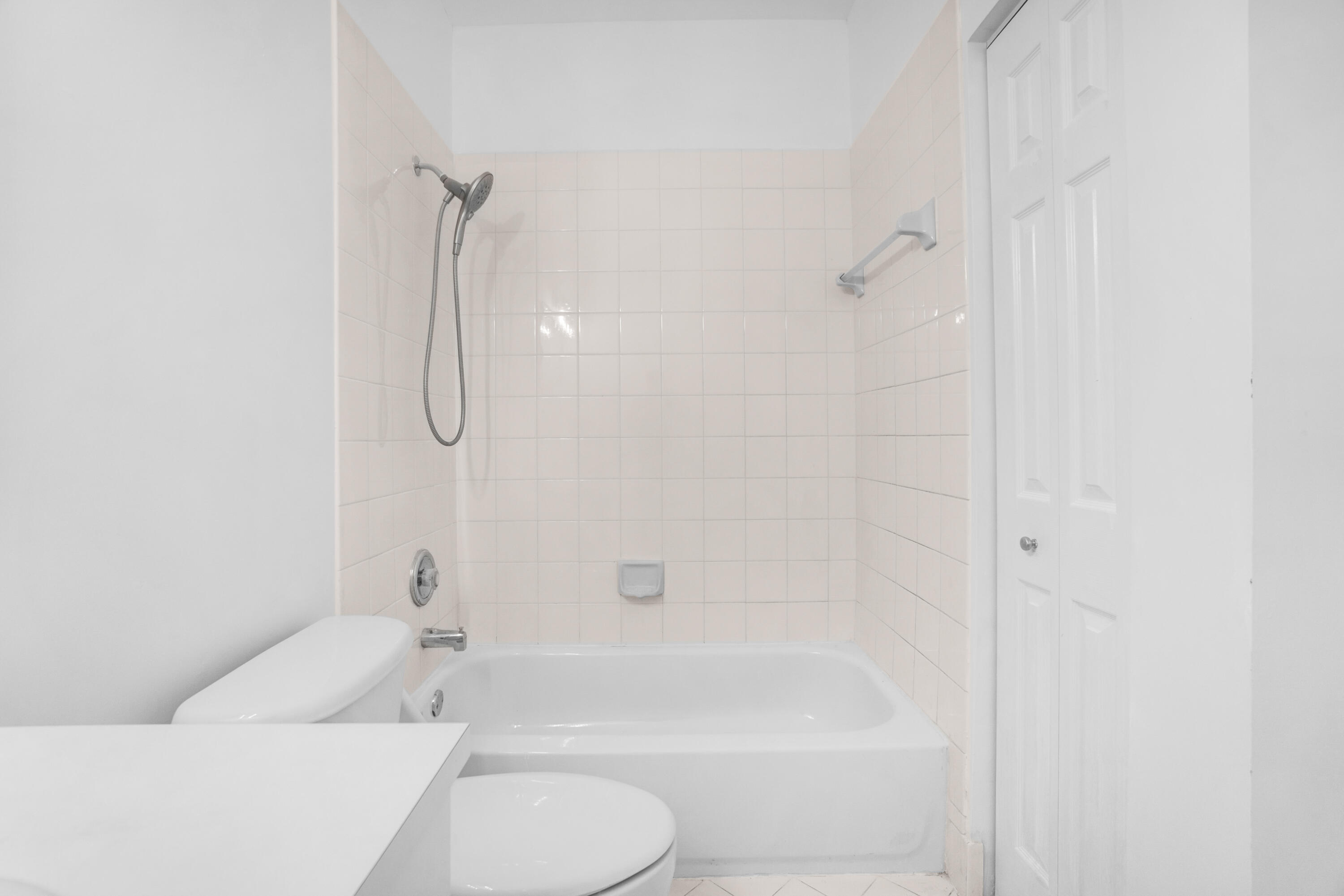 9002 SW 214th, Cutler Bay FL 33189