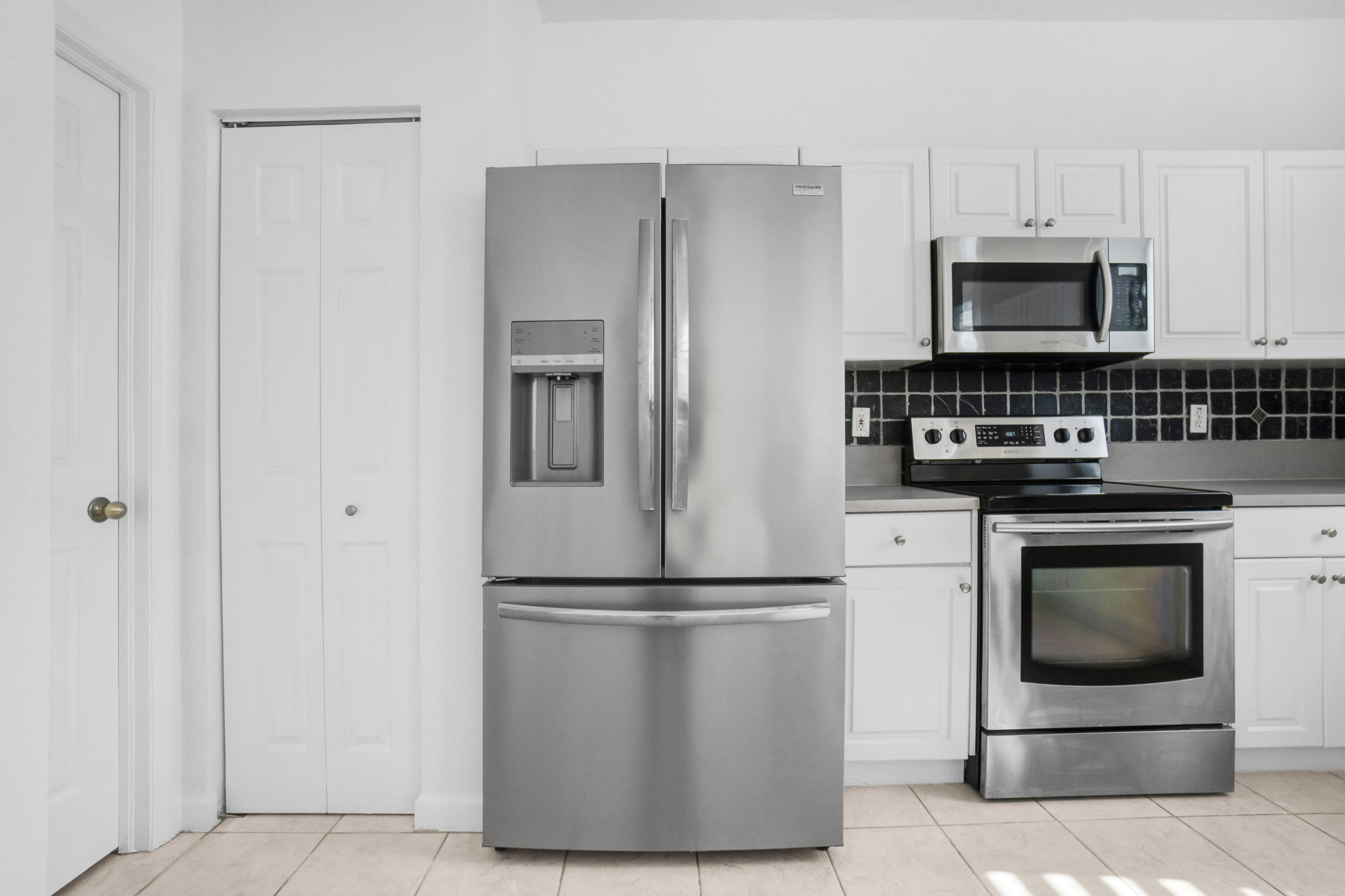 9002 SW 214th, Cutler Bay FL 33189