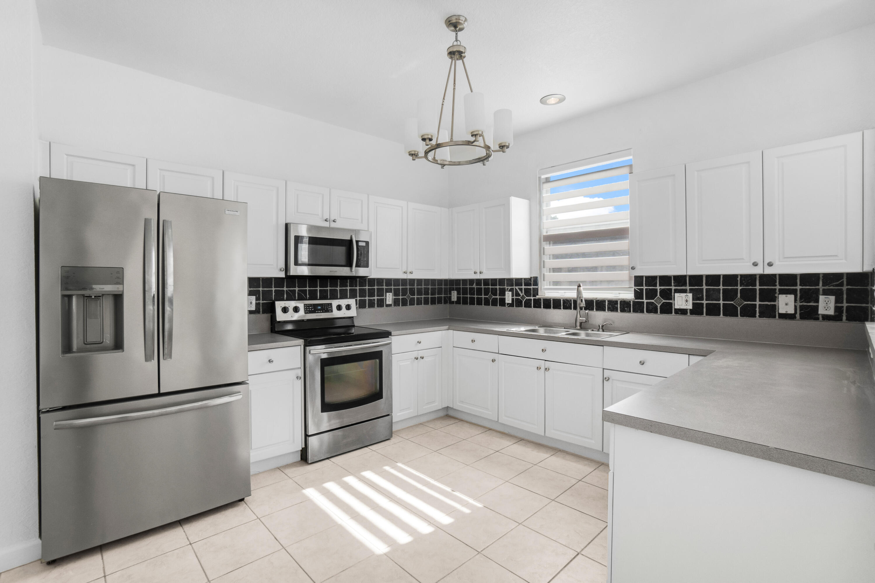 9002 SW 214th, Cutler Bay FL 33189