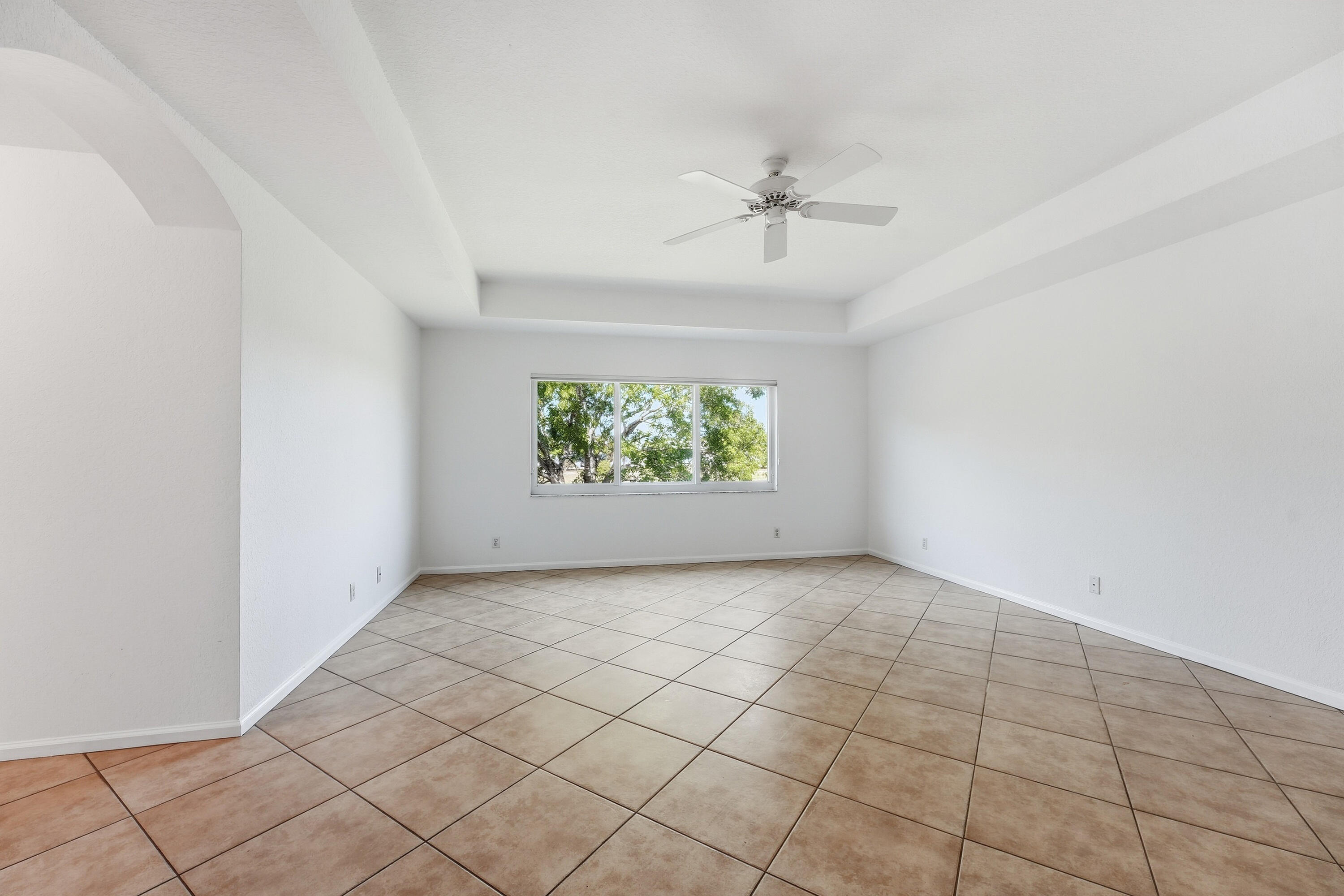 1275 Rosegate, Riviera Beach FL 33404