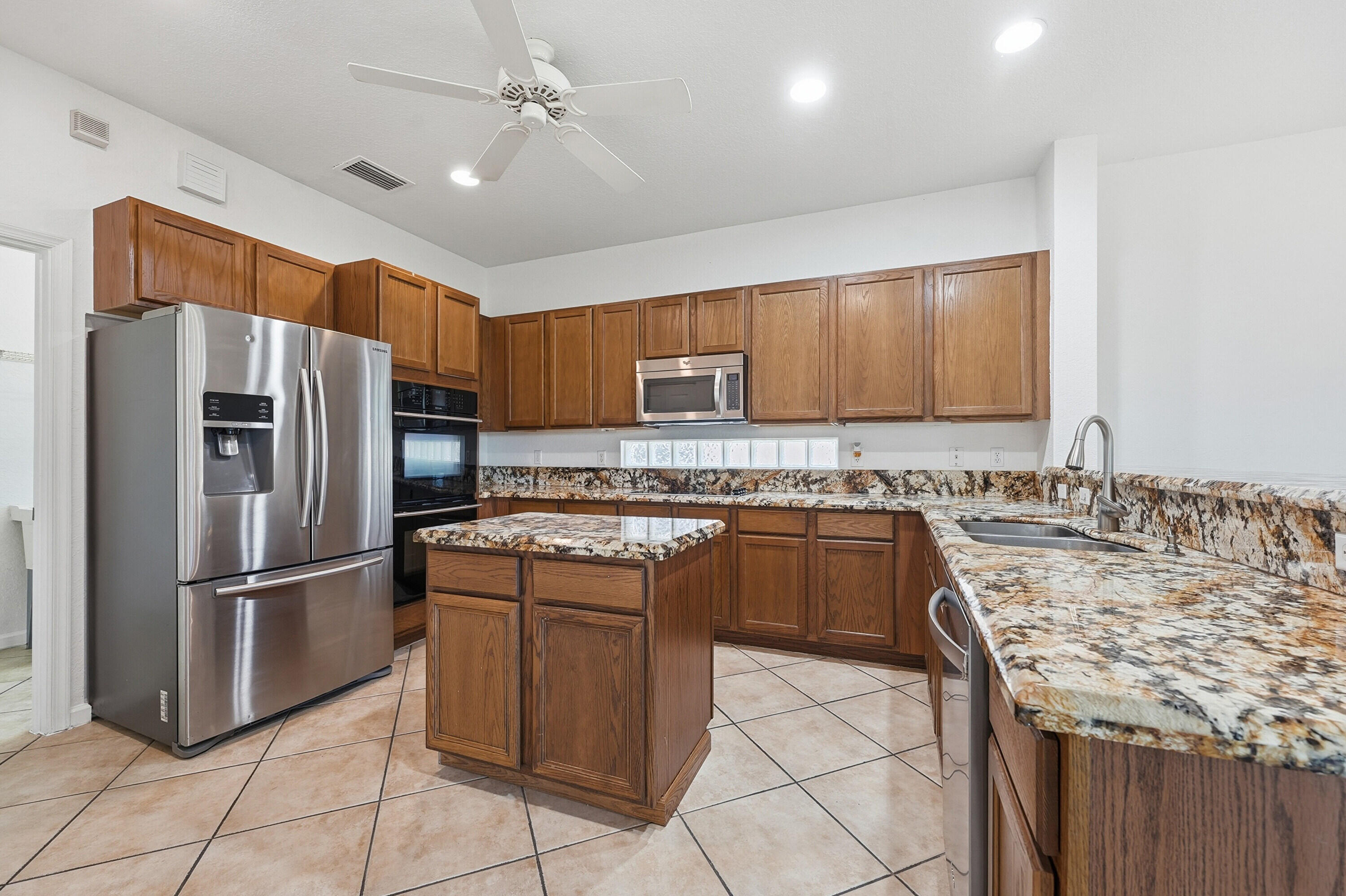 1275 Rosegate, Riviera Beach FL 33404
