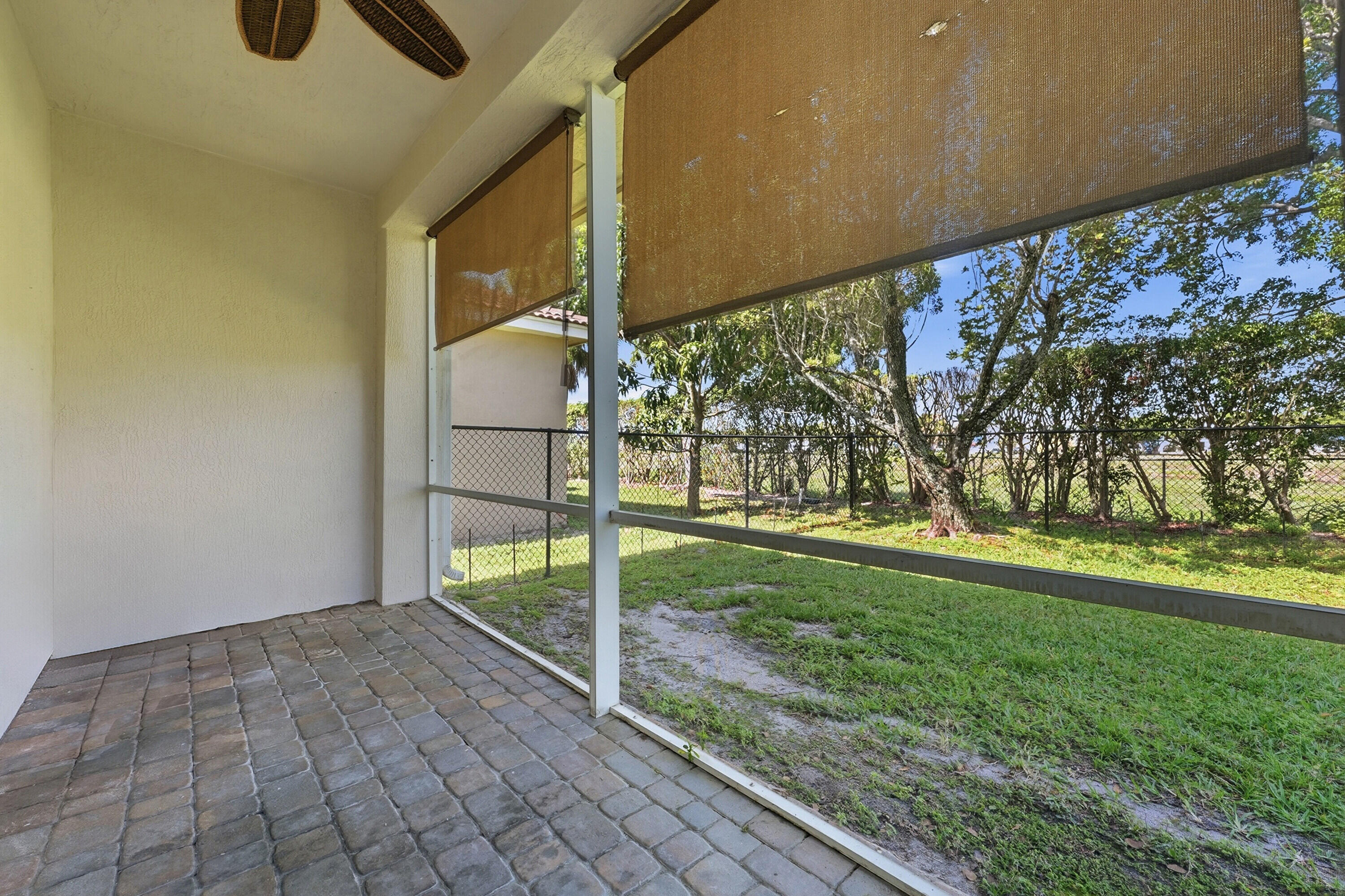 1275 Rosegate, Riviera Beach FL 33404