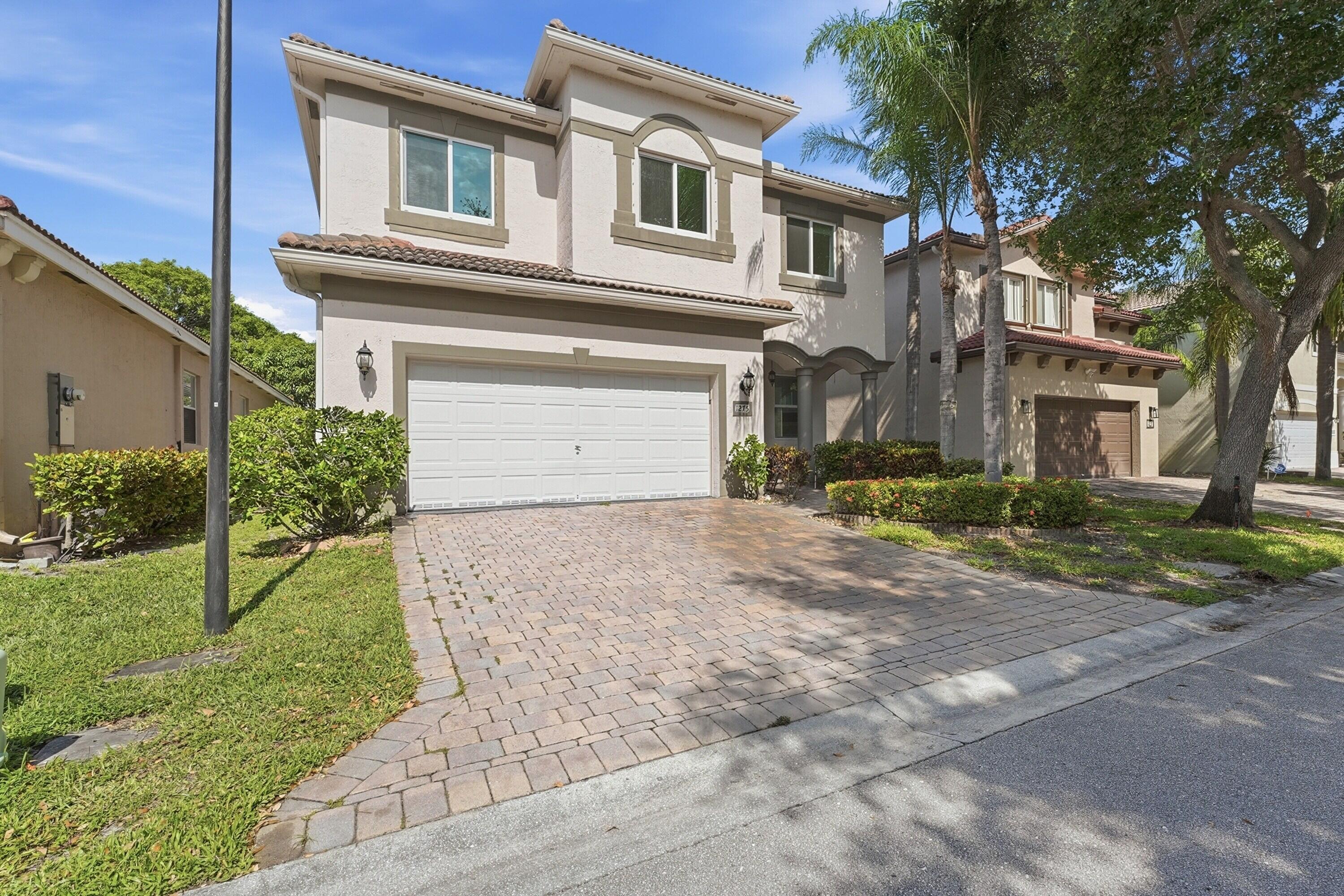 1275 Rosegate, Riviera Beach FL 33404