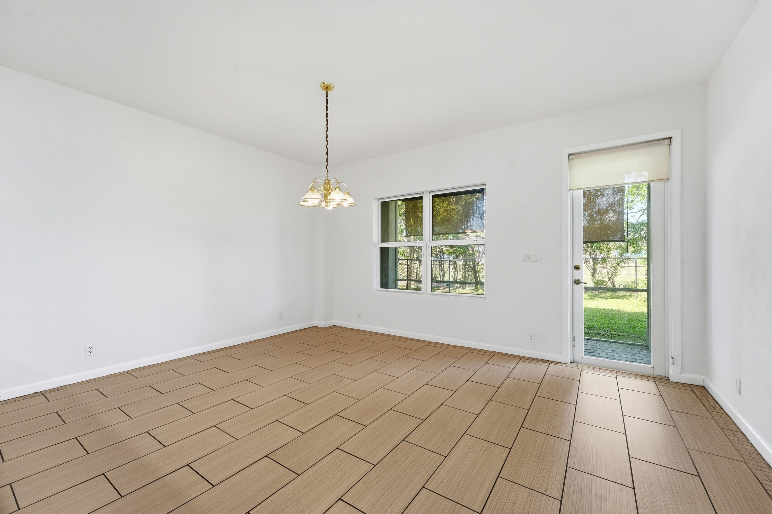1275 Rosegate, Riviera Beach FL 33404