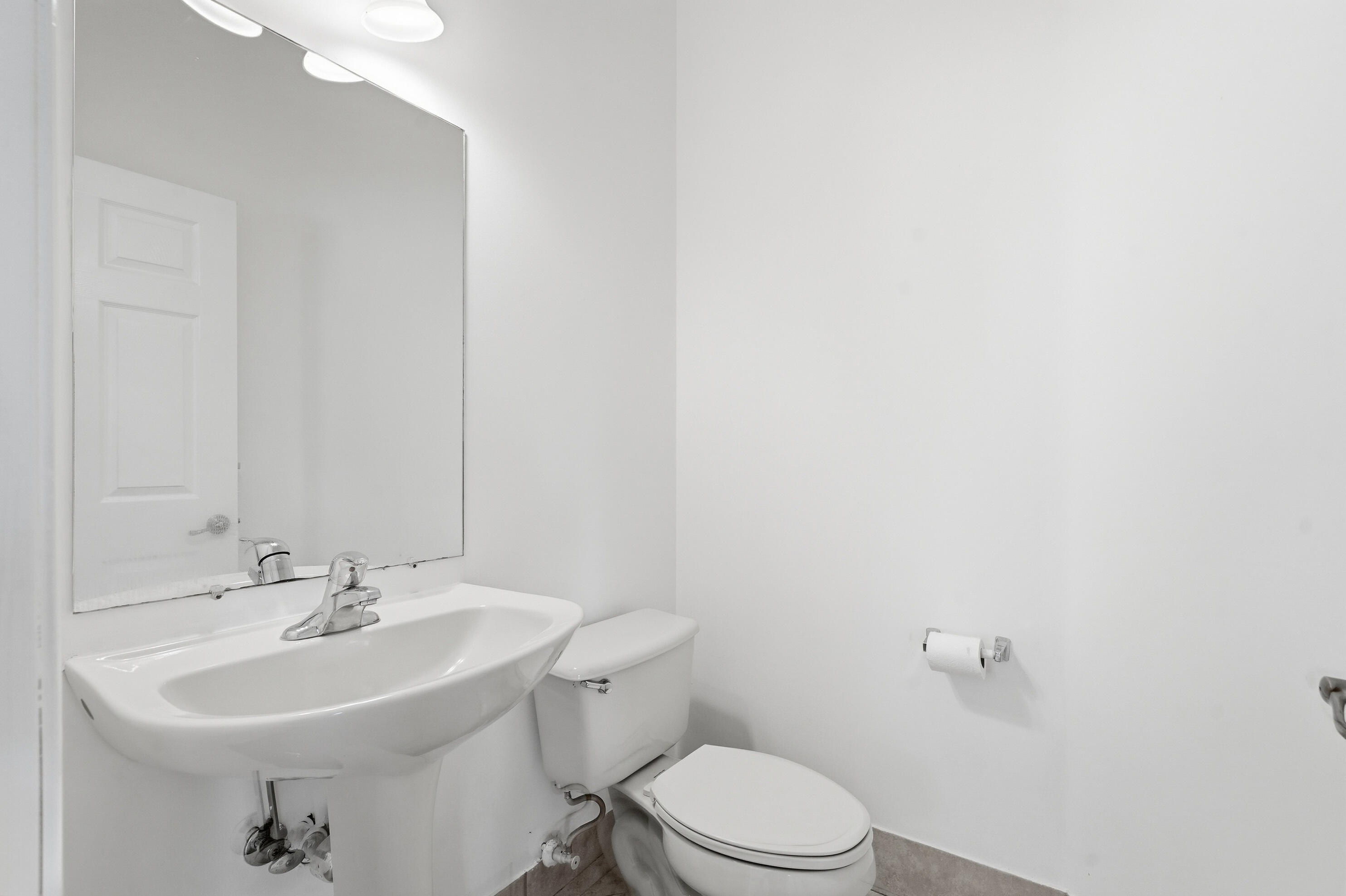 1275 Rosegate, Riviera Beach FL 33404