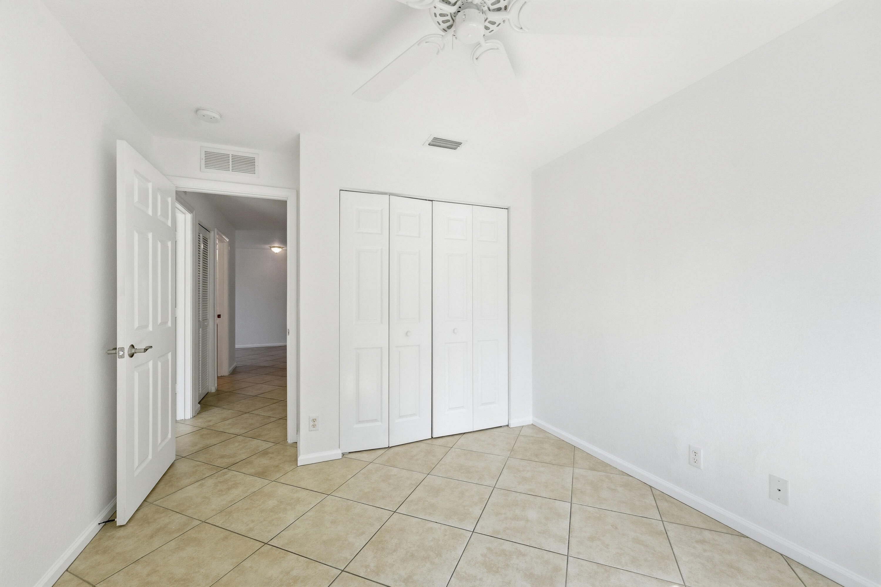 1275 Rosegate, Riviera Beach FL 33404