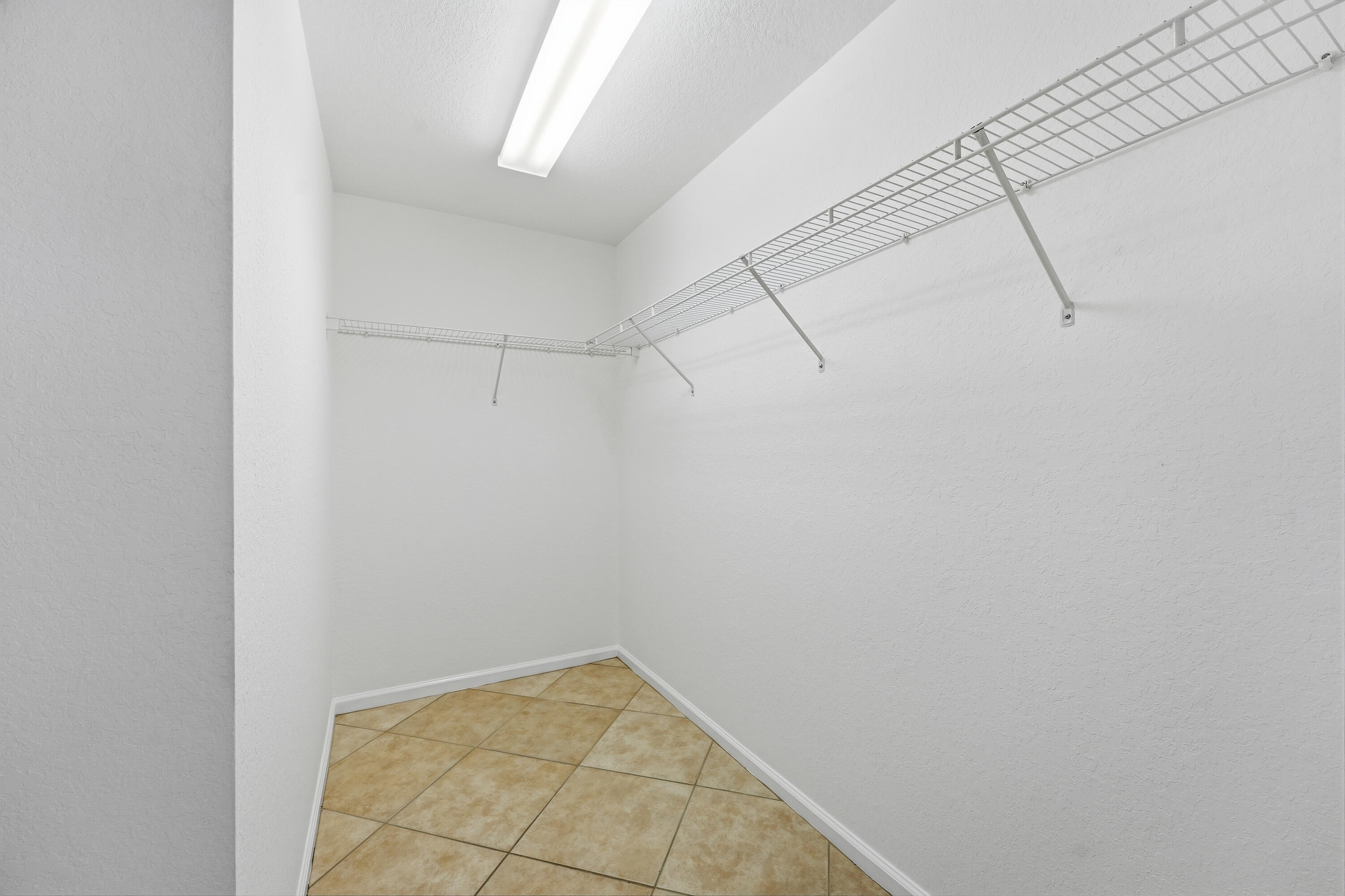 1275 Rosegate, Riviera Beach FL 33404