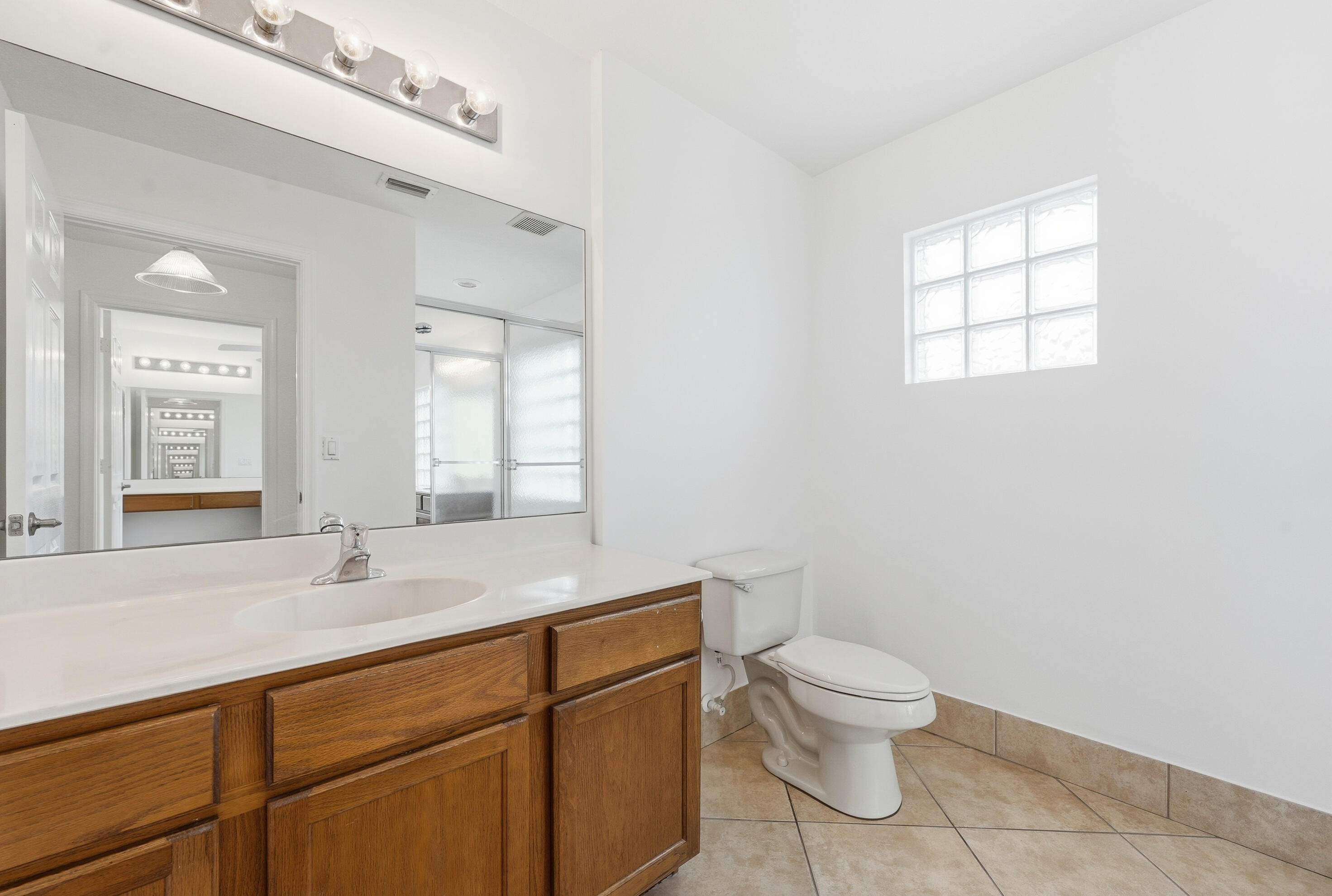 1275 Rosegate, Riviera Beach FL 33404