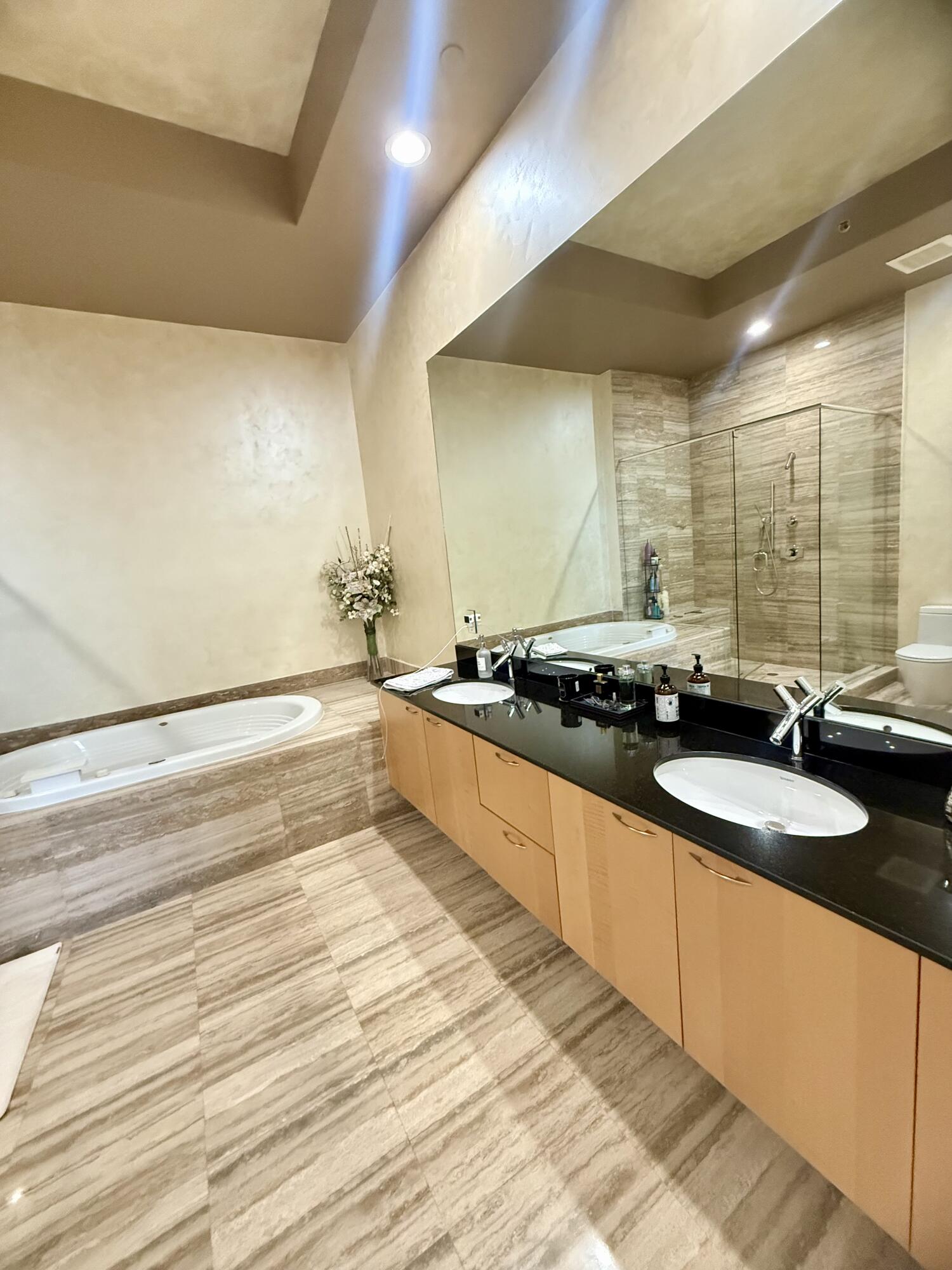 15811 Collins #Ph4307, Sunny Isles Beach FL 33160