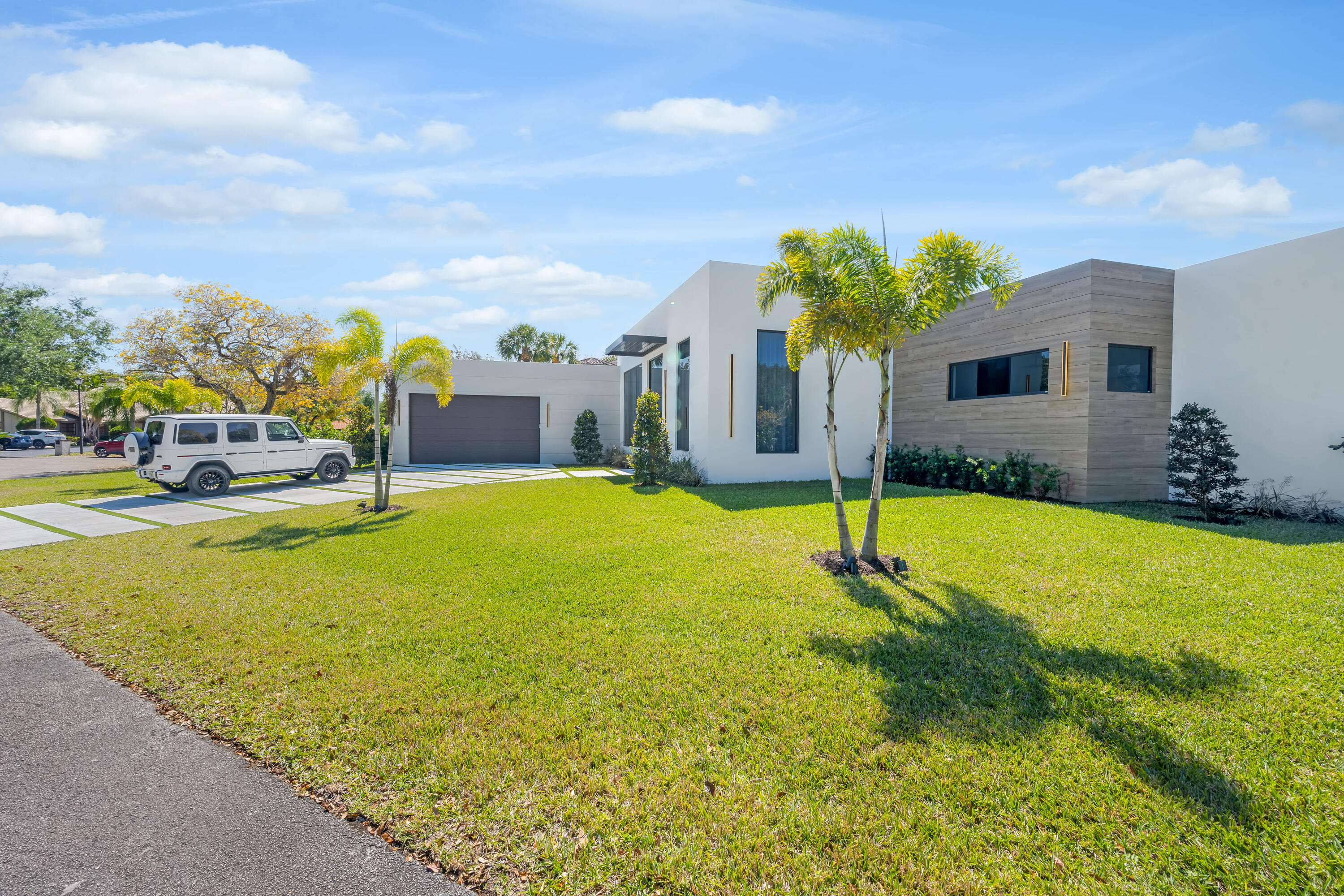1000 SW 93rd, Plantation FL 33324