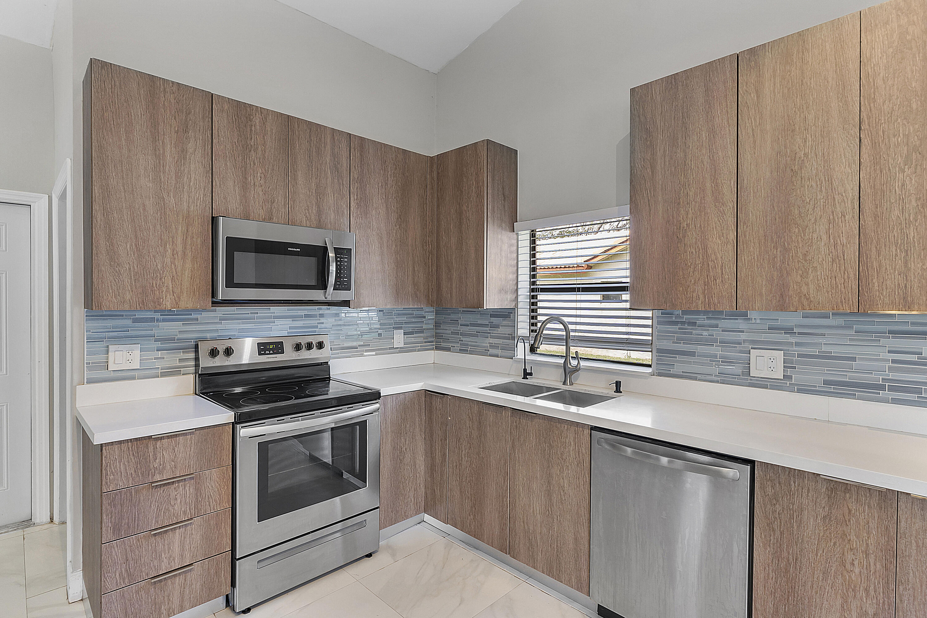 11461 NW 39th, Coral Springs FL 33065