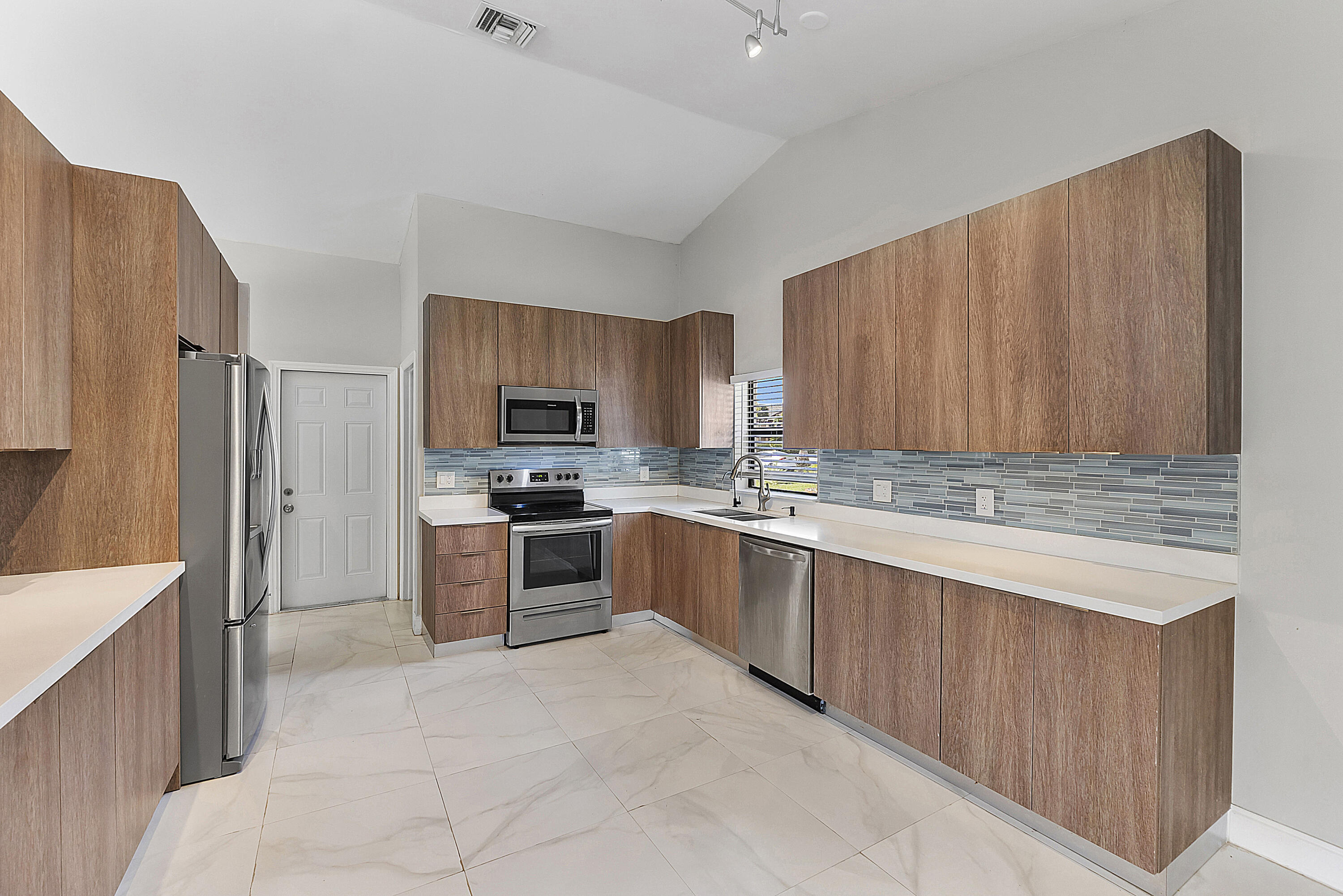 11461 NW 39th, Coral Springs FL 33065