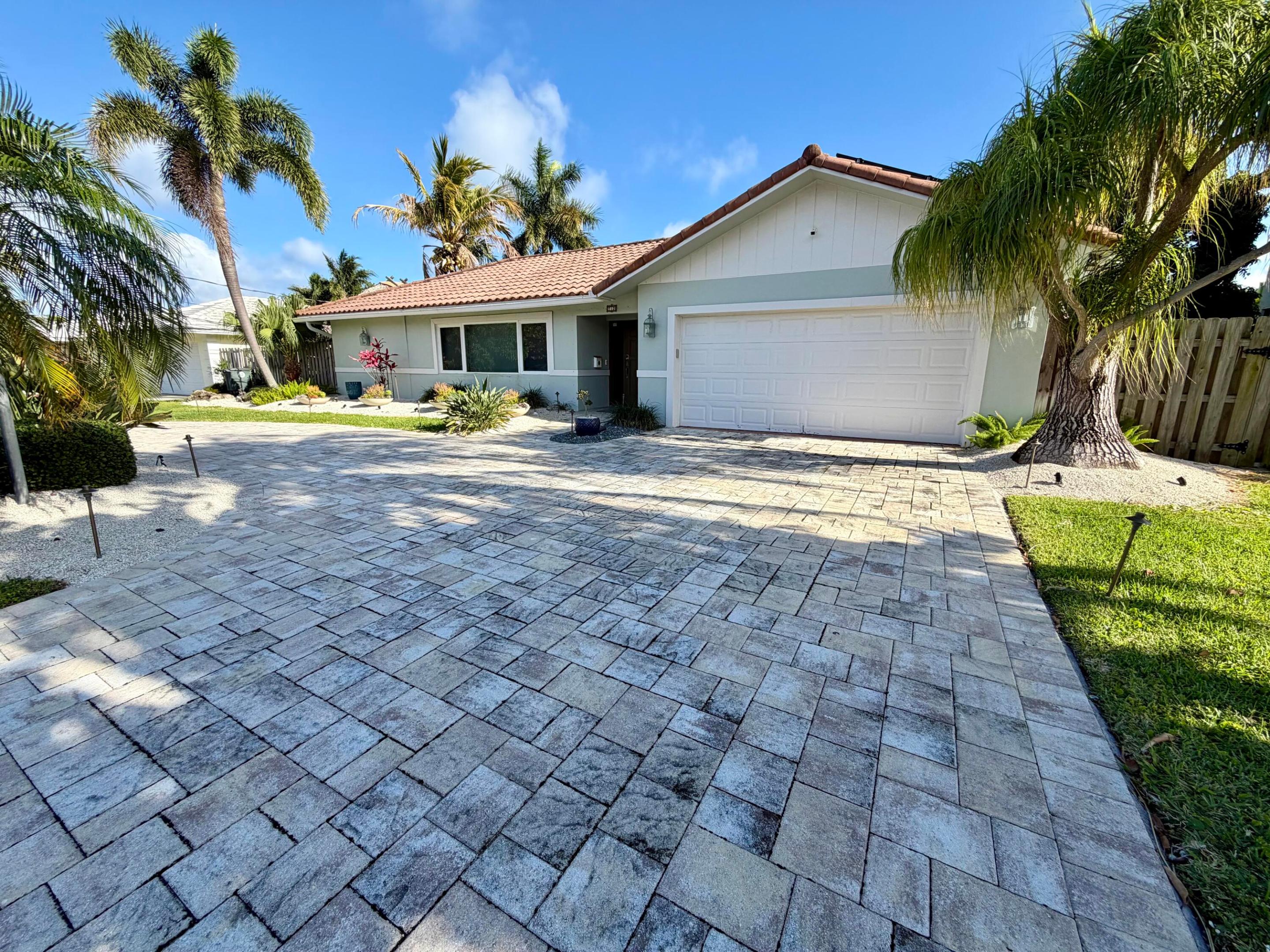 712 Forsyth, Boca Raton FL 33487