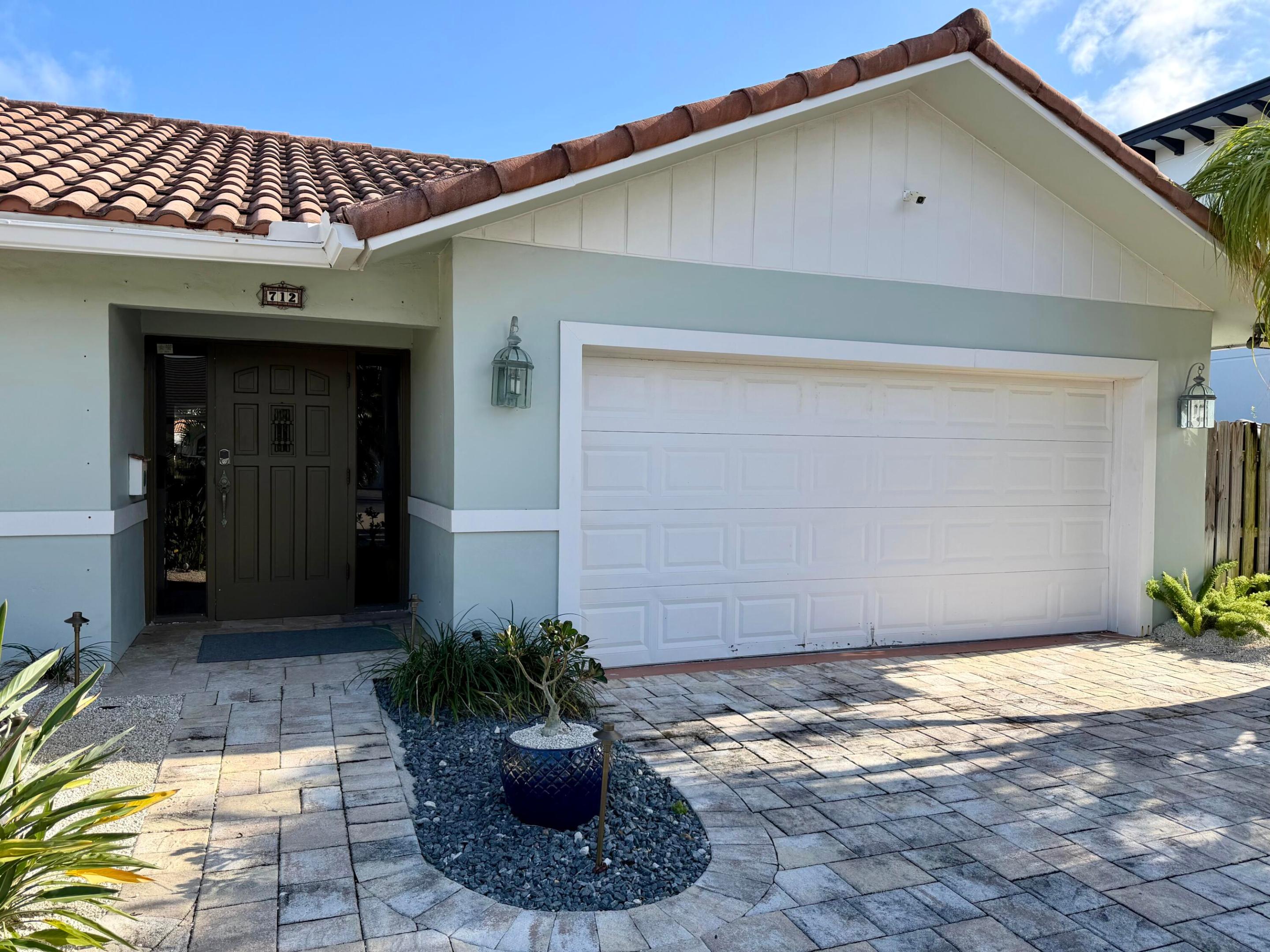 712 Forsyth, Boca Raton FL 33487
