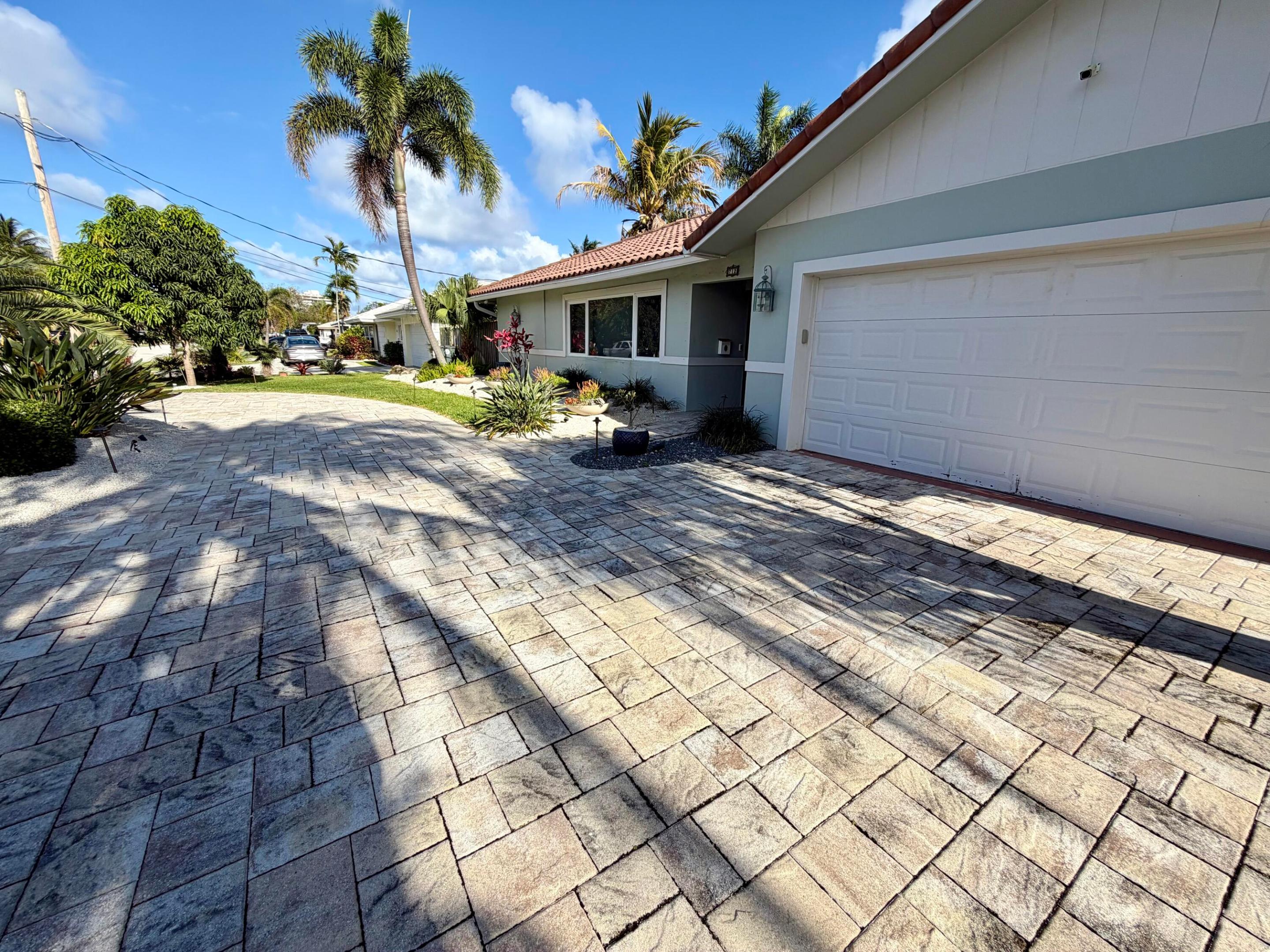 712 Forsyth, Boca Raton FL 33487