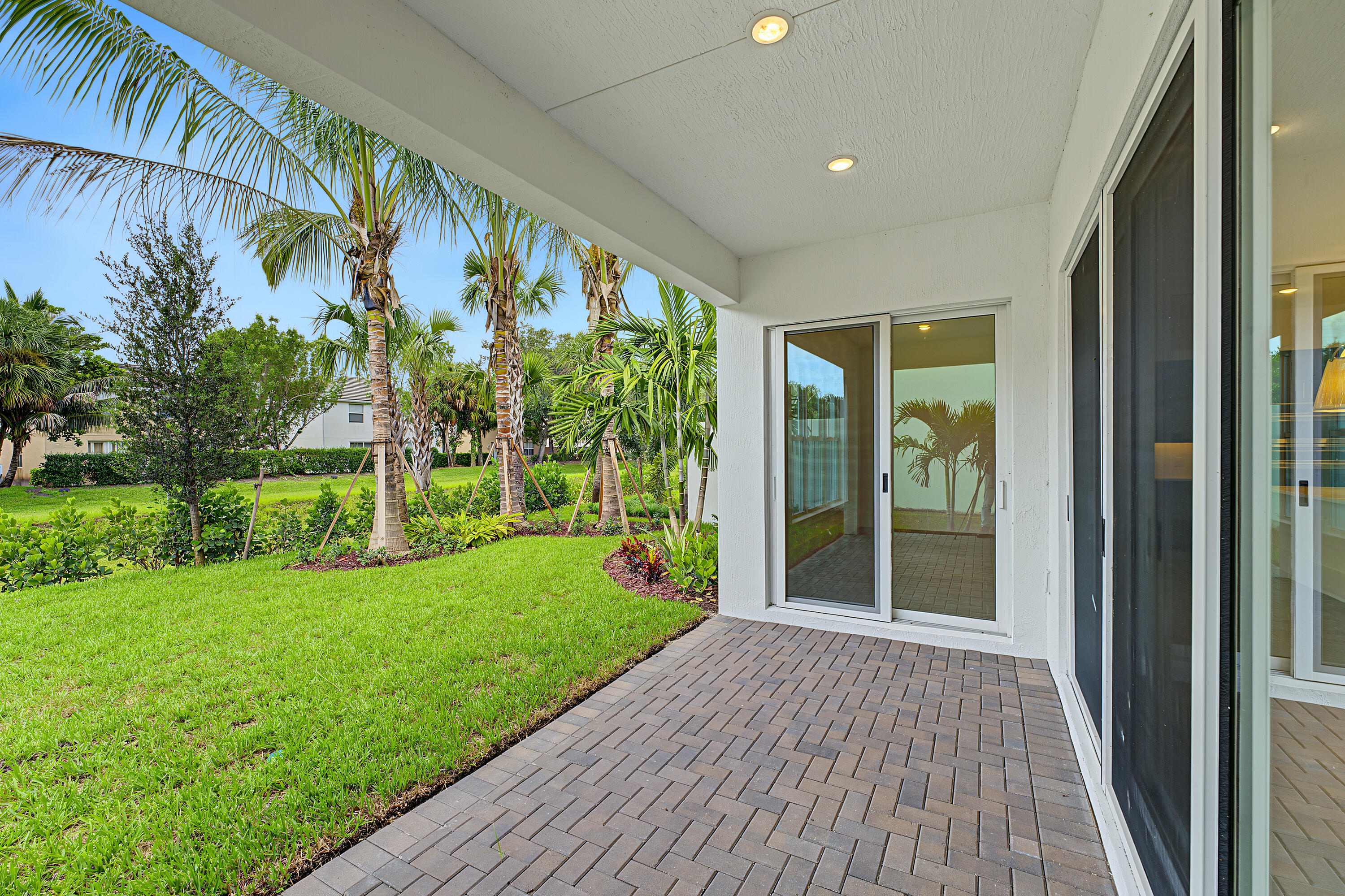 138 Parkside #10, Royal Palm Beach FL 33414