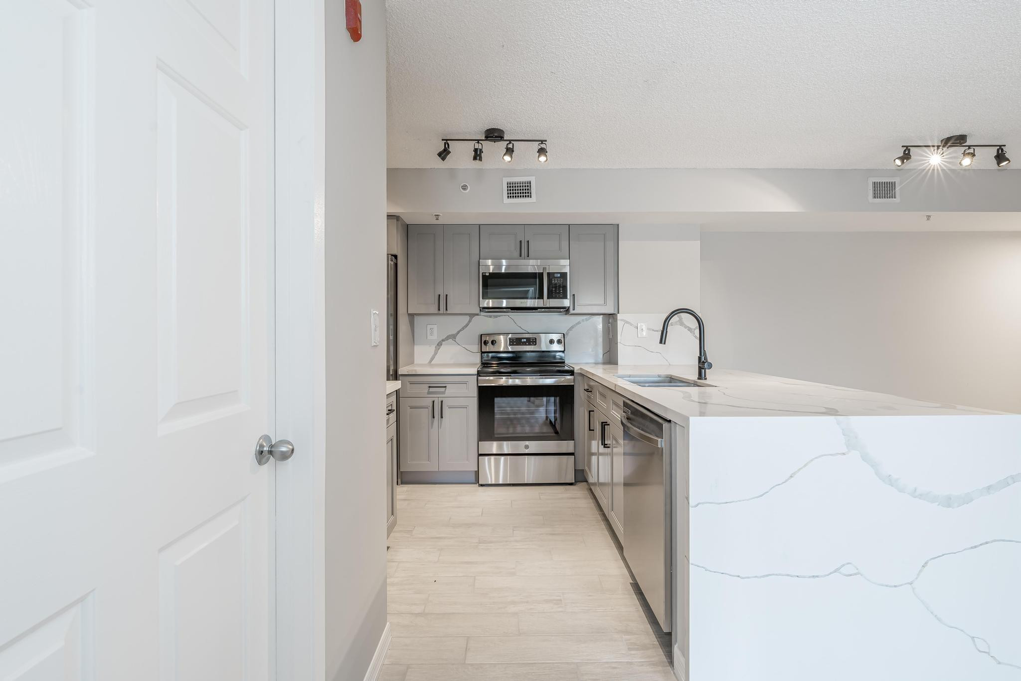 2600 S University #208, Davie FL 33328