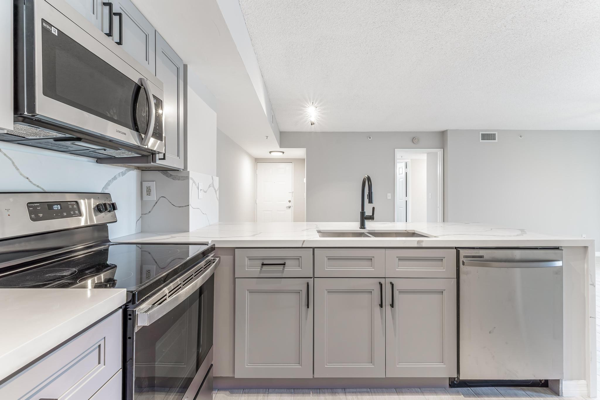 2600 S University #208, Davie FL 33328