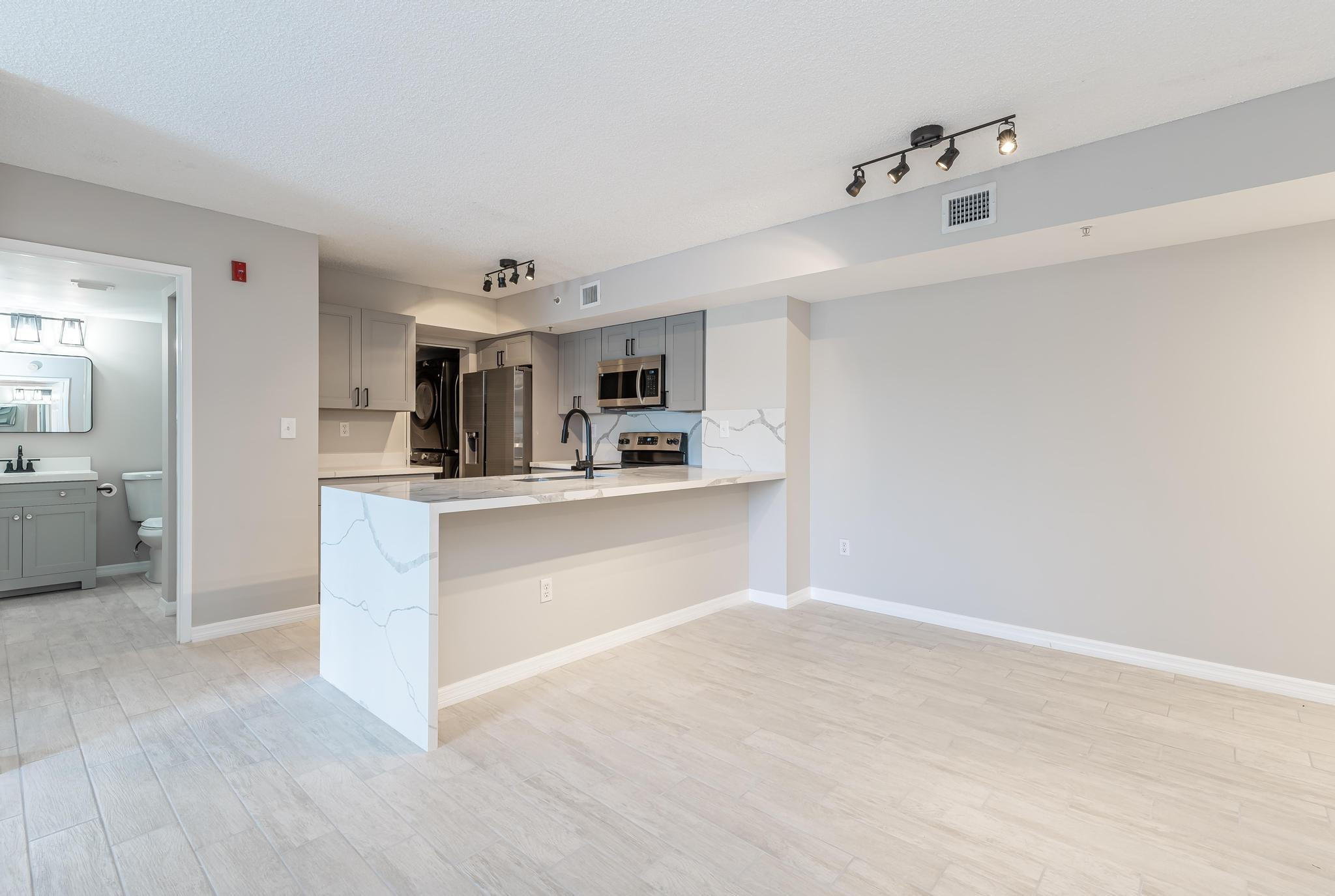 2600 S University #208, Davie FL 33328
