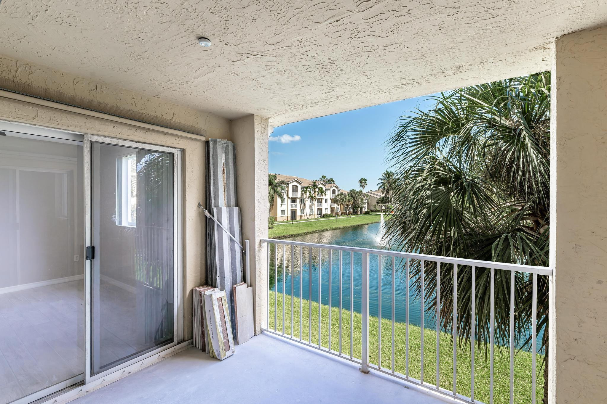 2600 S University #208, Davie FL 33328
