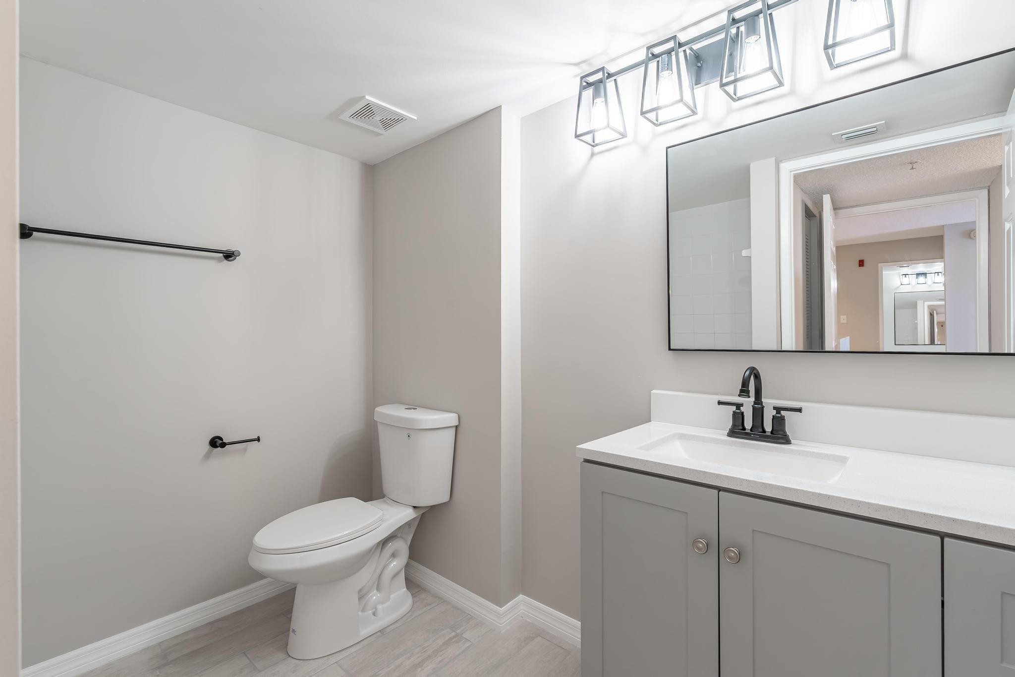 2600 S University #208, Davie FL 33328
