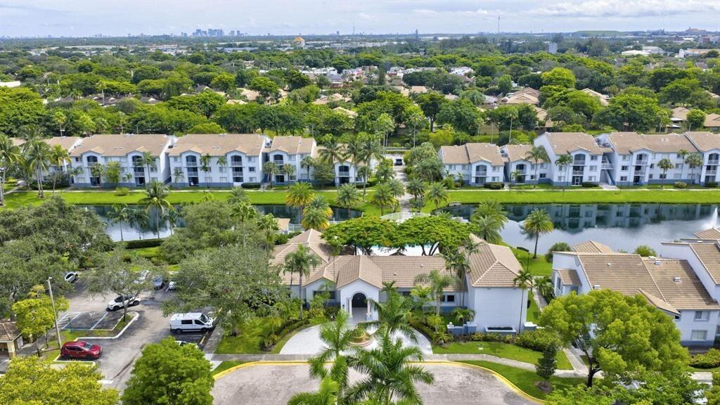 2600 S University #208, Davie FL 33328