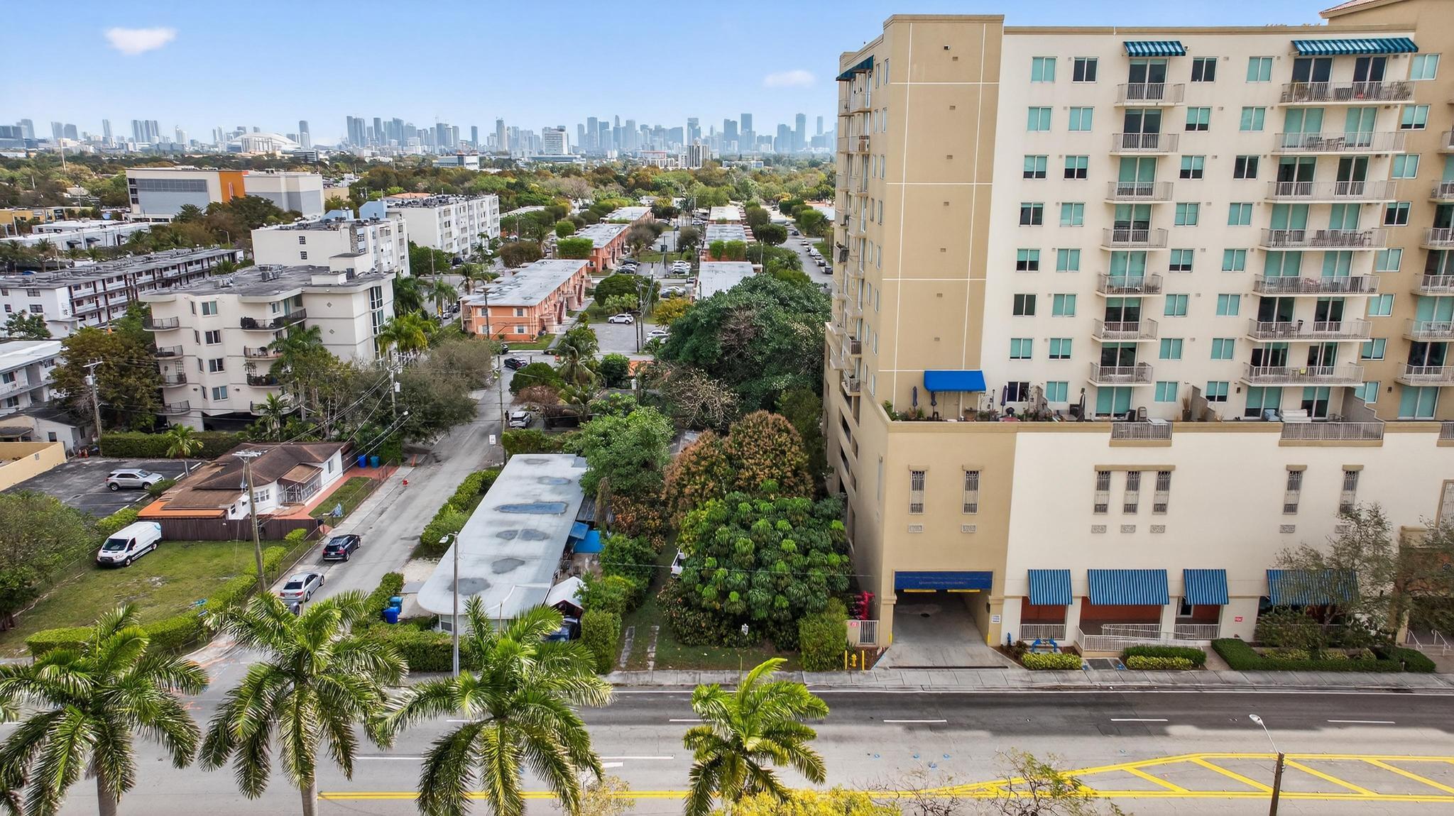 975 SW 37th, Miami FL 33135