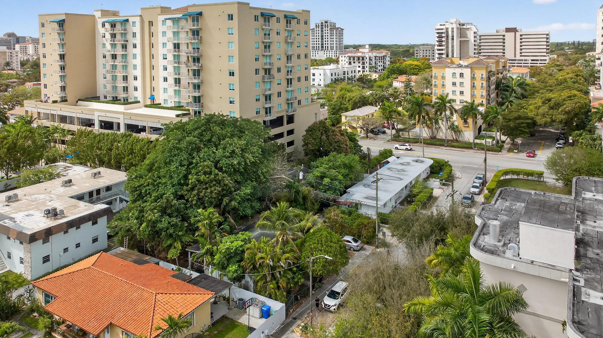 975 SW 37th, Miami FL 33135