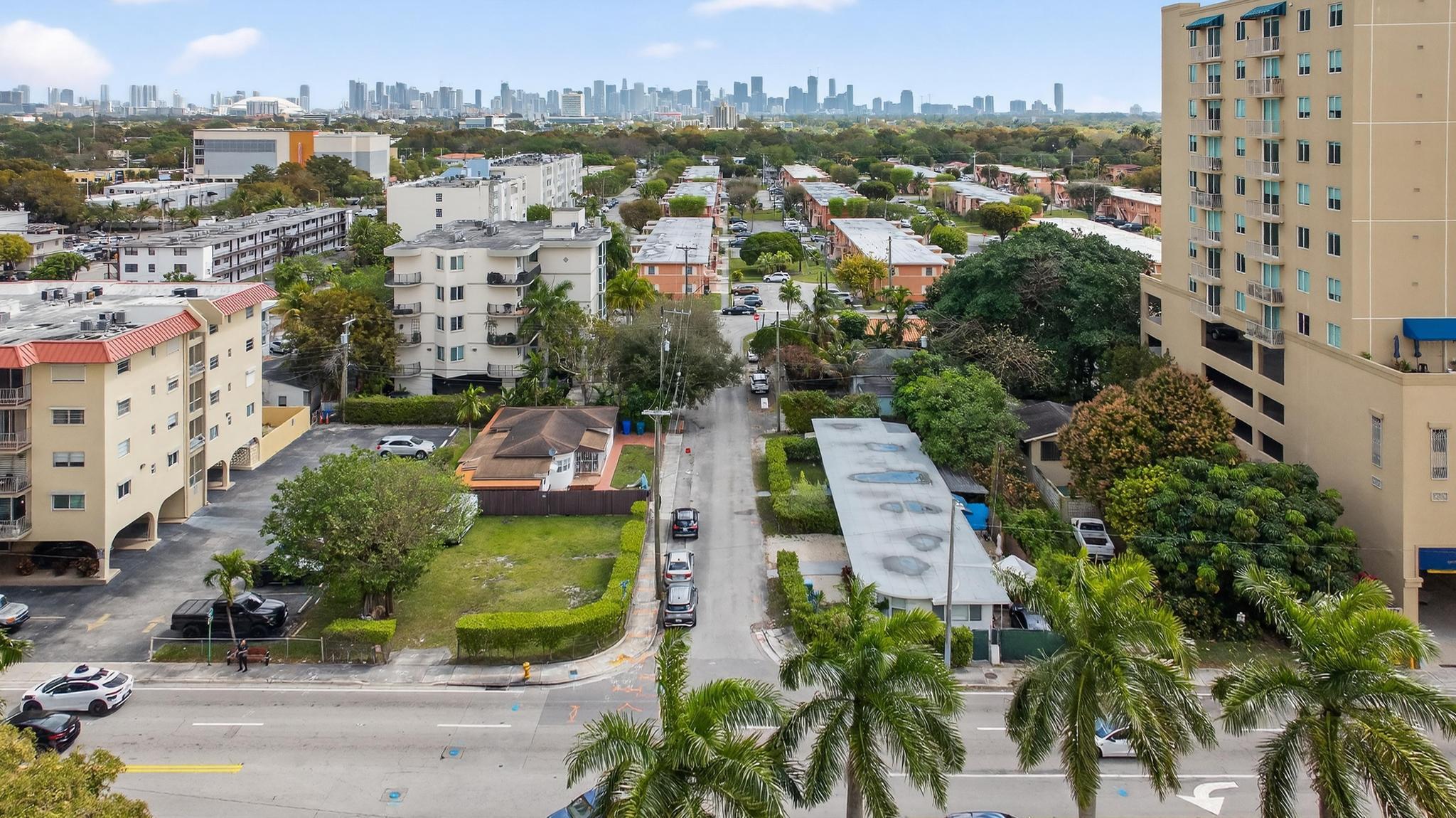 975 SW 37th, Miami FL 33135